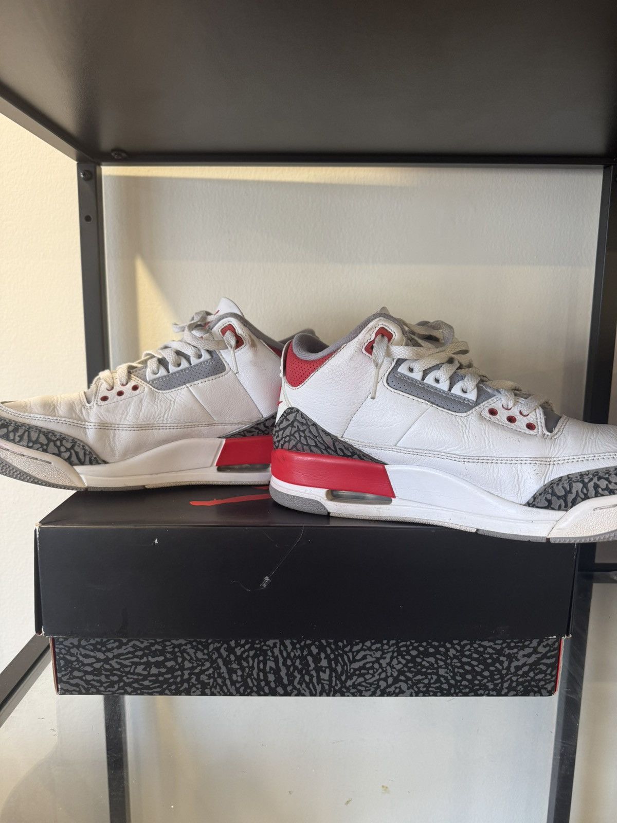 Jordan Brand Nike Air Jordan Retro 3 Fire Red Sneakers Basketball Size US 9 / EU 42 - 6 Thumbnail