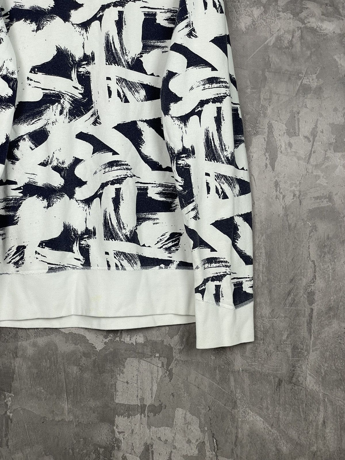 Edwin × Japanese Brand Vintage Edwin Japan Overprint Avant Garde Crew Sweatshirt Size US L / EU 52-54 / 3 - 6 Thumbnail