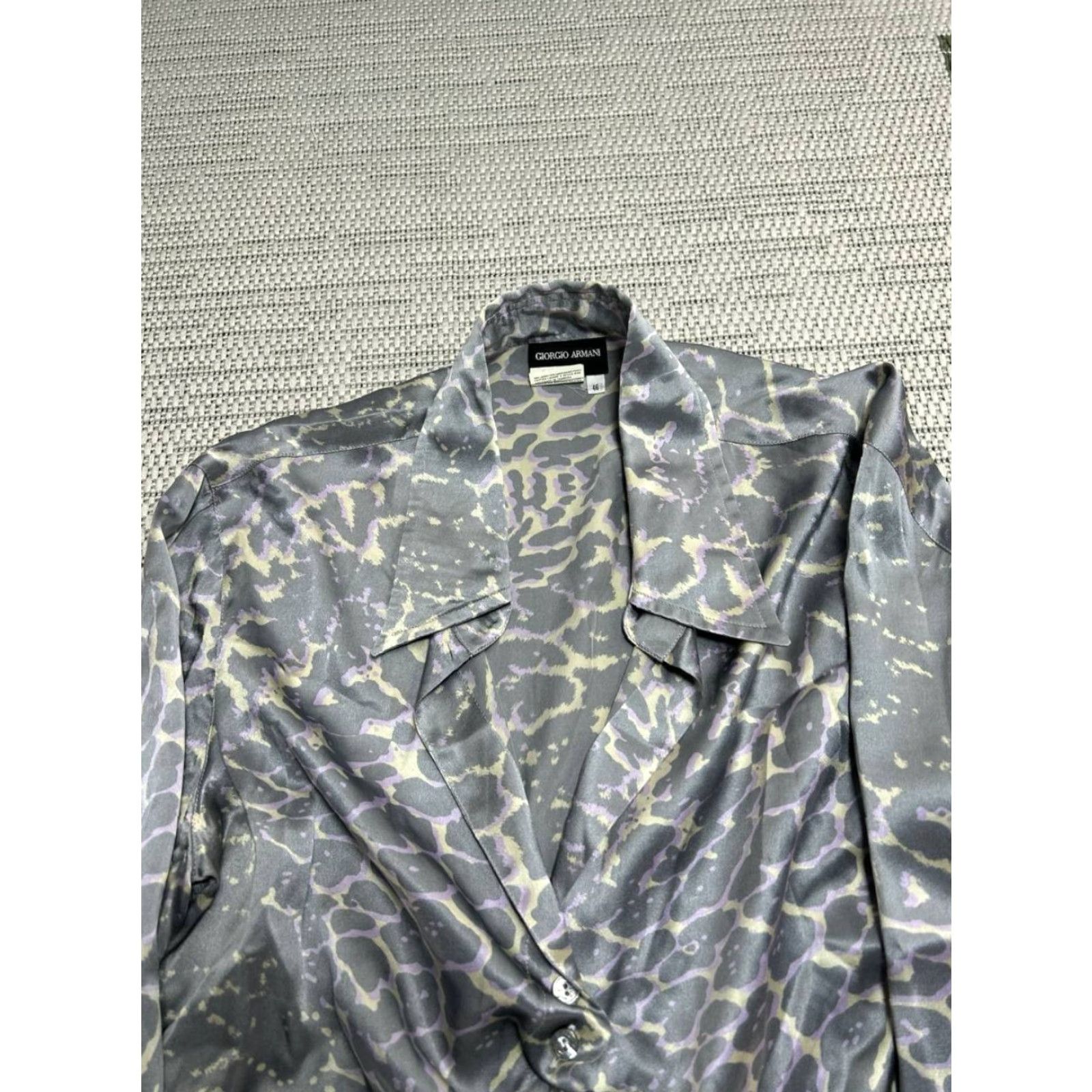 Giorgio Armani Giorgio Armani Blouse Womens 46 Gray Silk Animal Print Casual Size L / US 10 / IT 46 - 3 Thumbnail