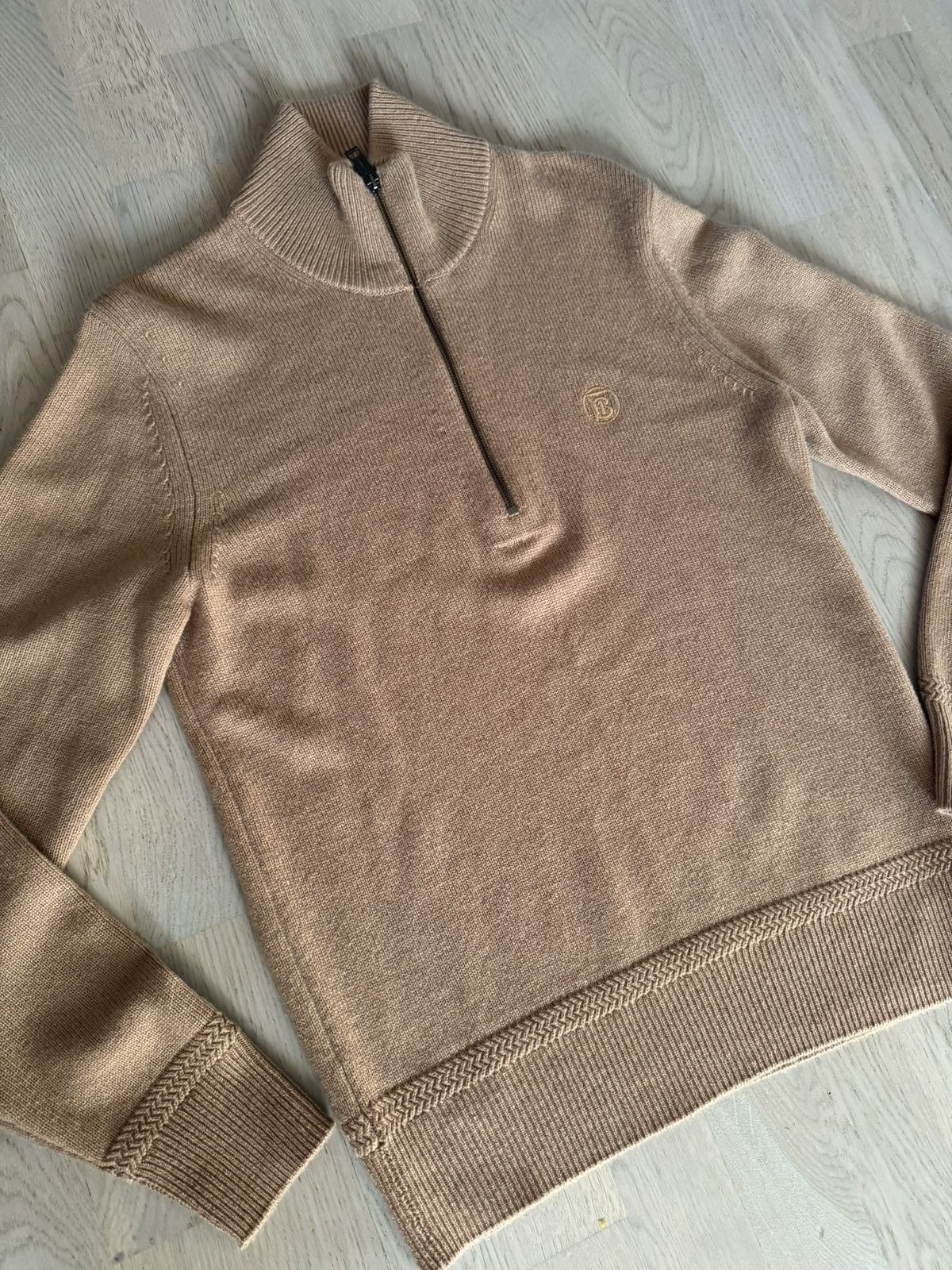 Burberry BURBERRY cashmere jumper SEE PHOTOS FOR REAL TAPE MEASUREMEN Size US S / EU 44-46 / 1 - 1 Thumbnail