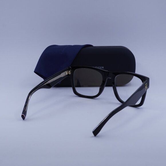 Tommy Hilfiger Tommy Hilfiger TH 2118/S 0807 K1 Sunglasses Black Square Size ONE SIZE - 11 Thumbnail