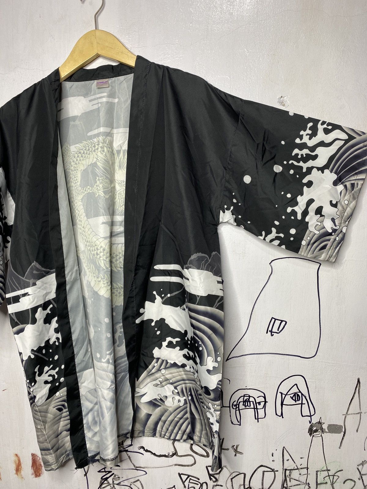Japanese Brand Anhelon robe with dragon motif, smooth material Size US XL / EU 56 / 4 - 5 Thumbnail