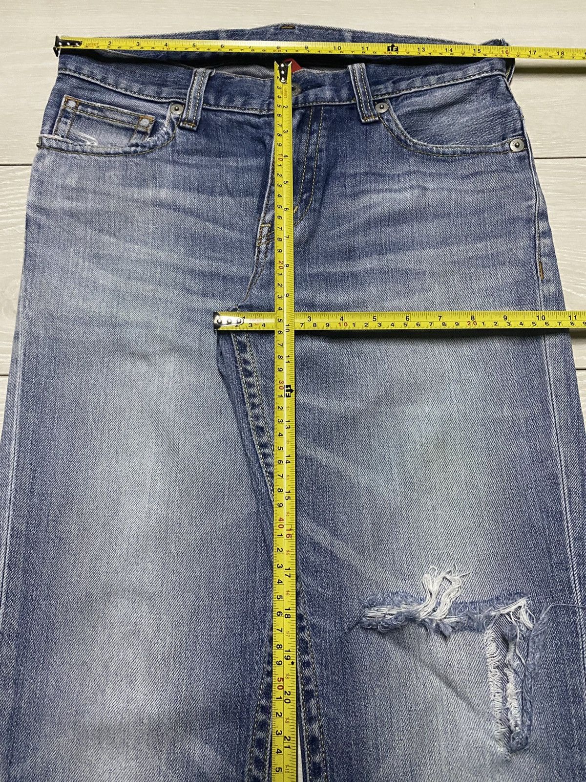 Uniqlo Uniqlo UJ Faded Wash Distressed Loose Jeans Size US 32 / EU 48 - 12 Thumbnail