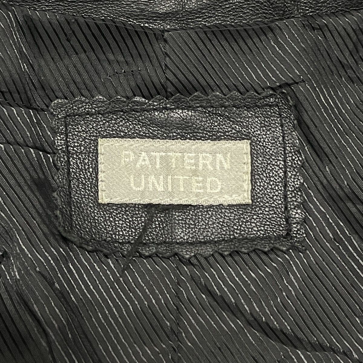 Vintage Vintage 90s Pattern United Sheepskin Leather Motor Jacket Size US XS / EU 42 / 0 - 8 Thumbnail