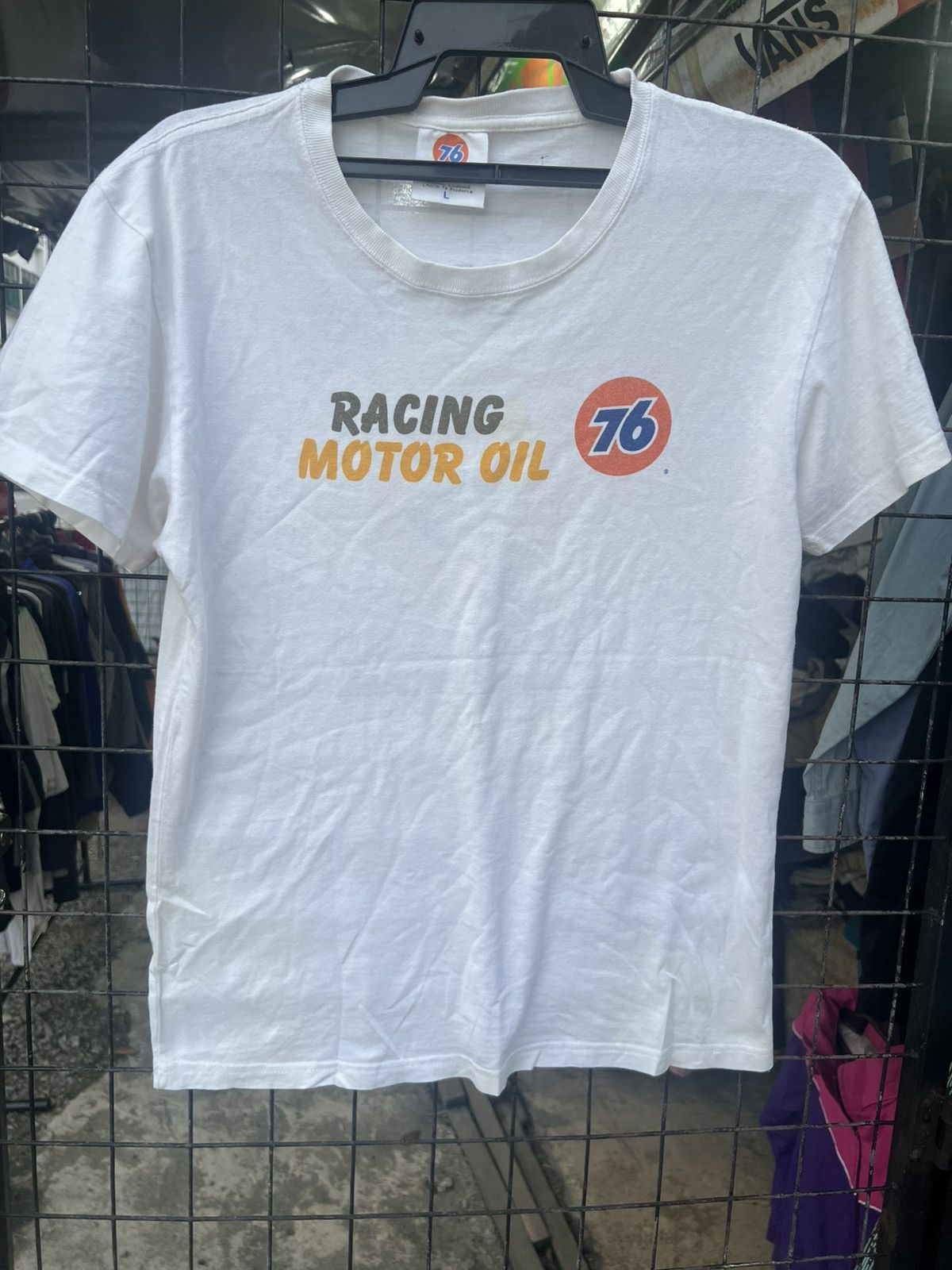 Vintage 76 lubricants racing motor oil 76 logo t shirt Size US L / EU 52-54 / 3 - 1 Thumbnail