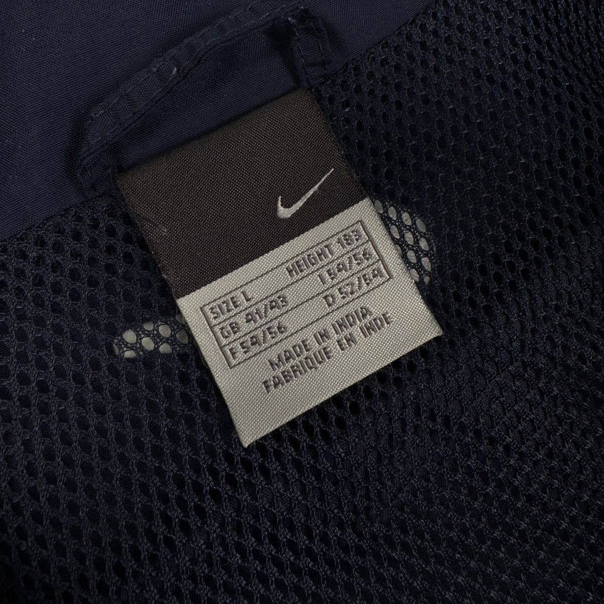 Nike × Vintage Vintage Nike Y2K Track Windbreaker Nylon Jacket Size US L / EU 52-54 / 3 - 9 Thumbnail