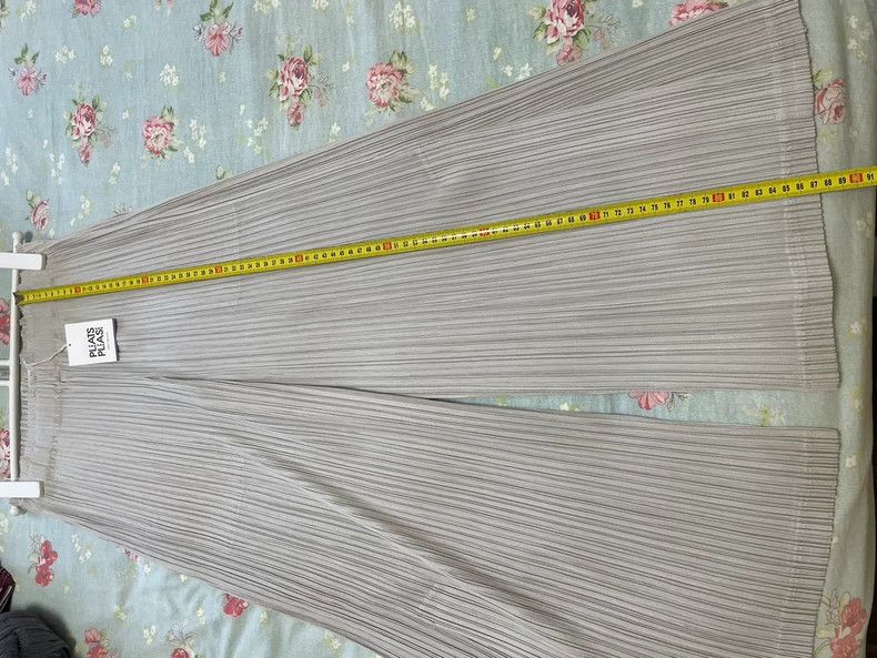 Issey Miyake Issey Miyake Grey pleated pants Size 25" / US 0 / IT 36 - 4 Thumbnail