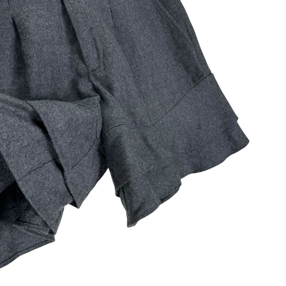 Issey Miyake 🌟TSUMORI CHISATO IS WOOL SHORT PANTS Size 26" / US 2 / IT 38 - 4 Thumbnail