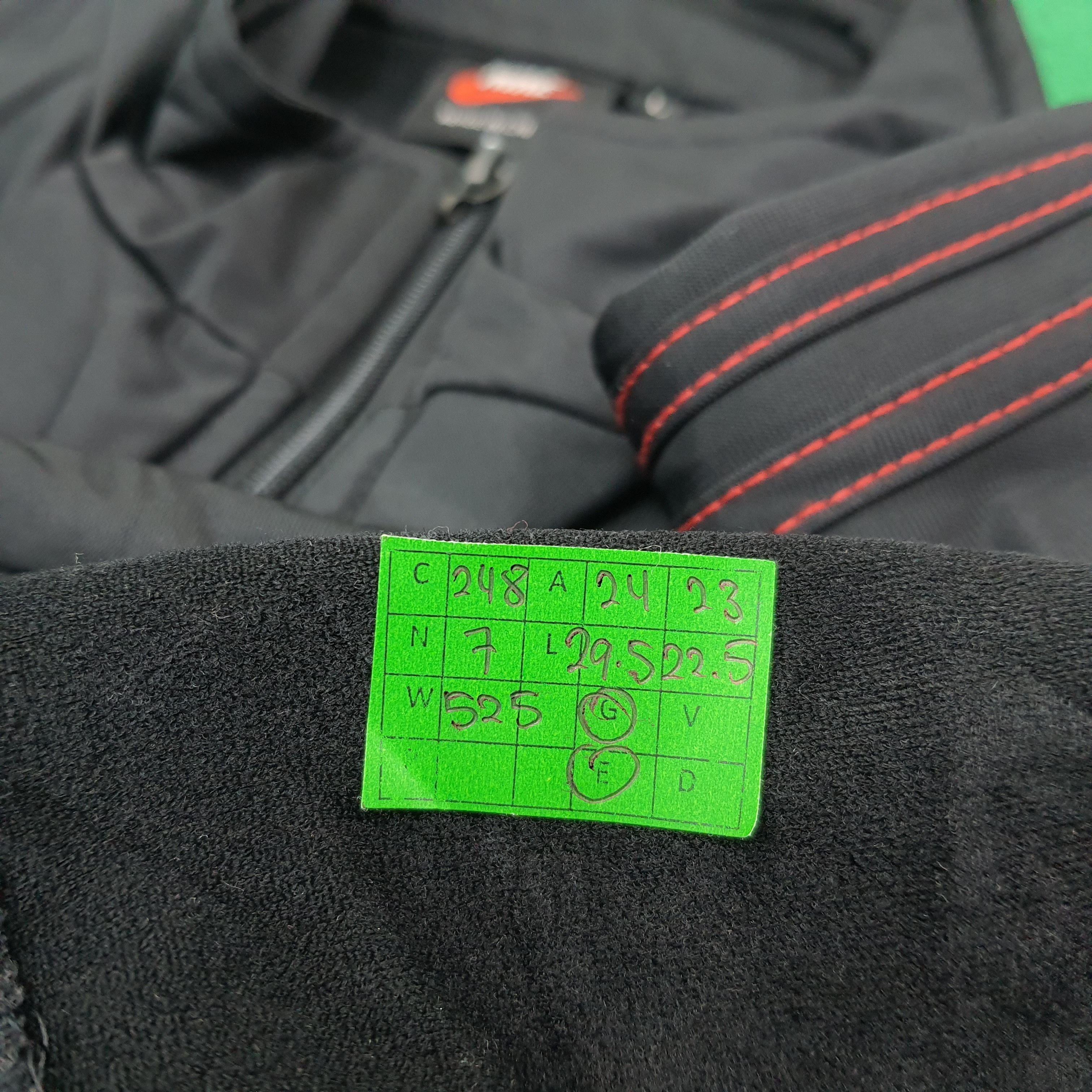 Nike Vintage Nike Outdoor Zipper Track Jacket C248N7 Size US L / EU 52-54 / 3 - 7 Thumbnail