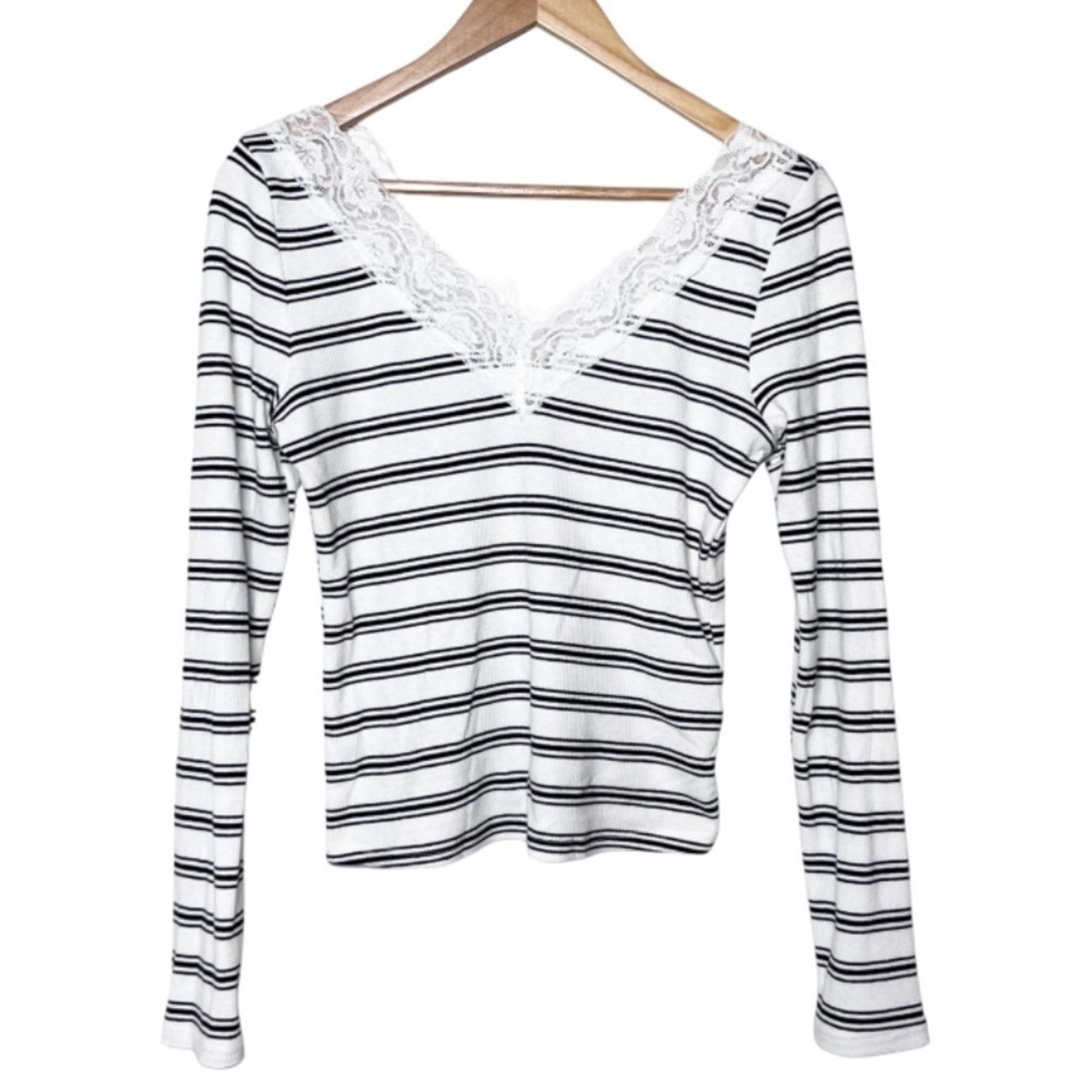 Other Heart & Hips Black & White Striped Lace Ribbed Crop Blouse Size L / US 10 / IT 46 - 13 Thumbnail