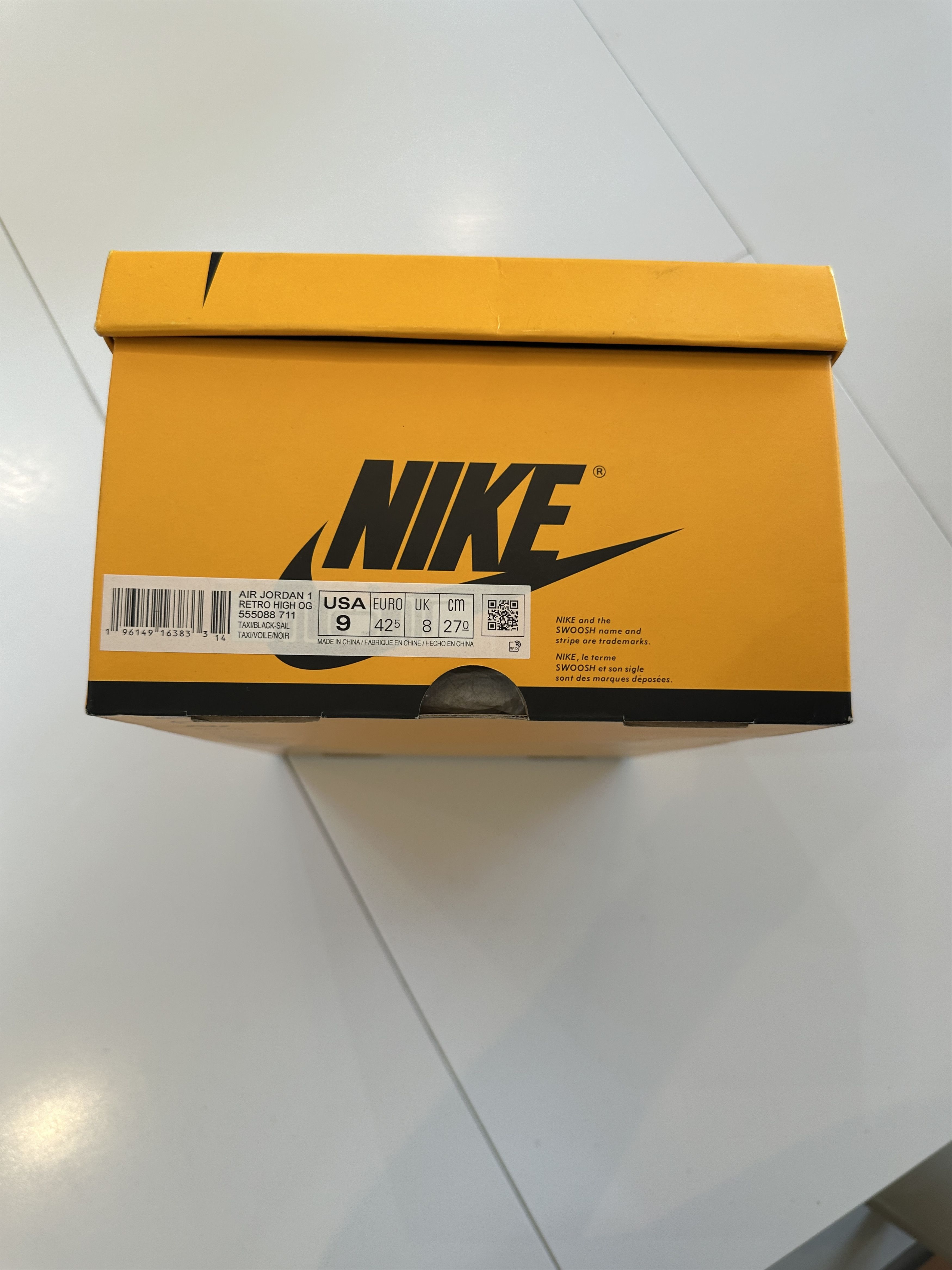 Jordan Brand Jordan 1 High Taxi Size US 9 / EU 42 - 3 Thumbnail