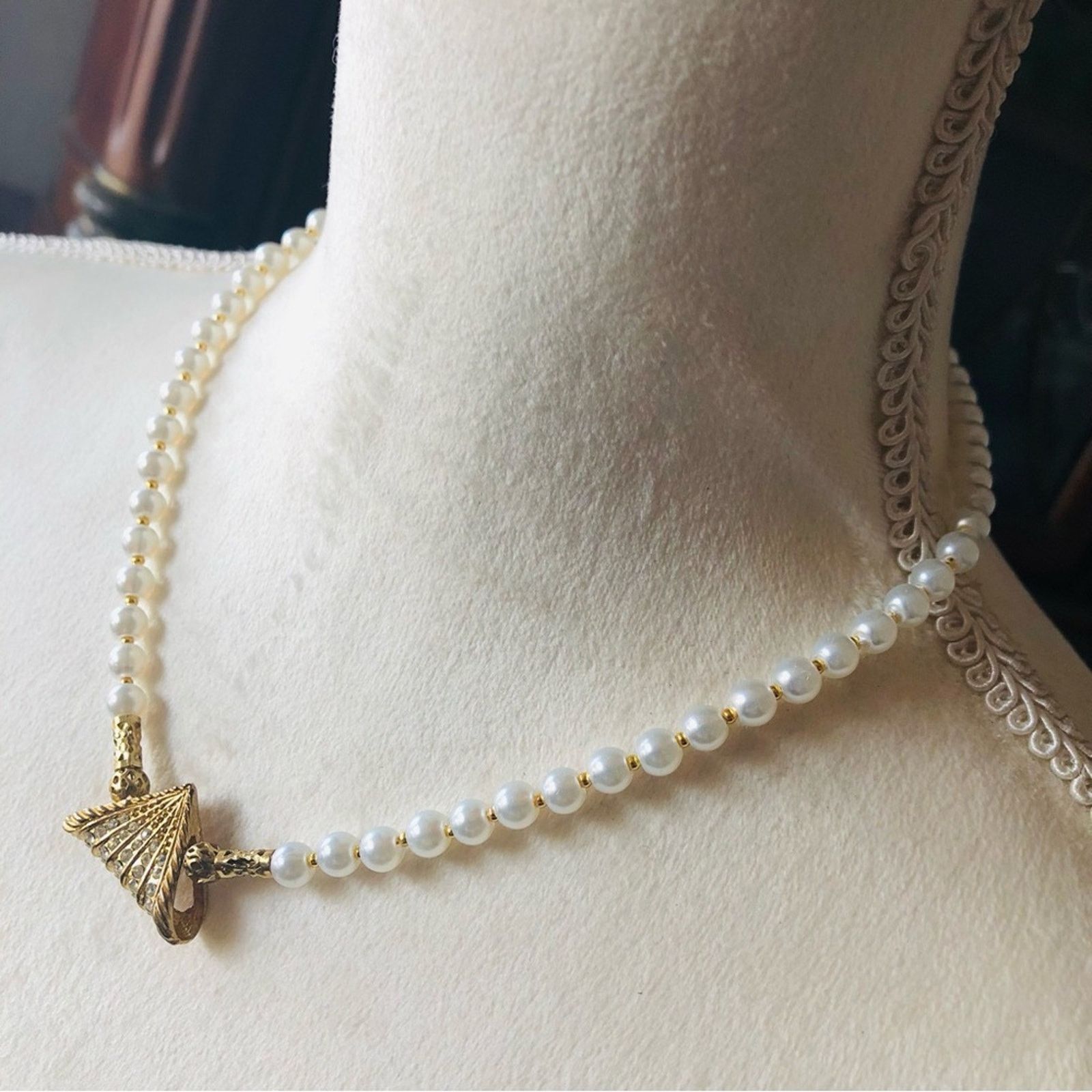 Handmade Handcrafted repurpose rhinestone pendant Pearl necklace Size ONE SIZE - 5 Thumbnail