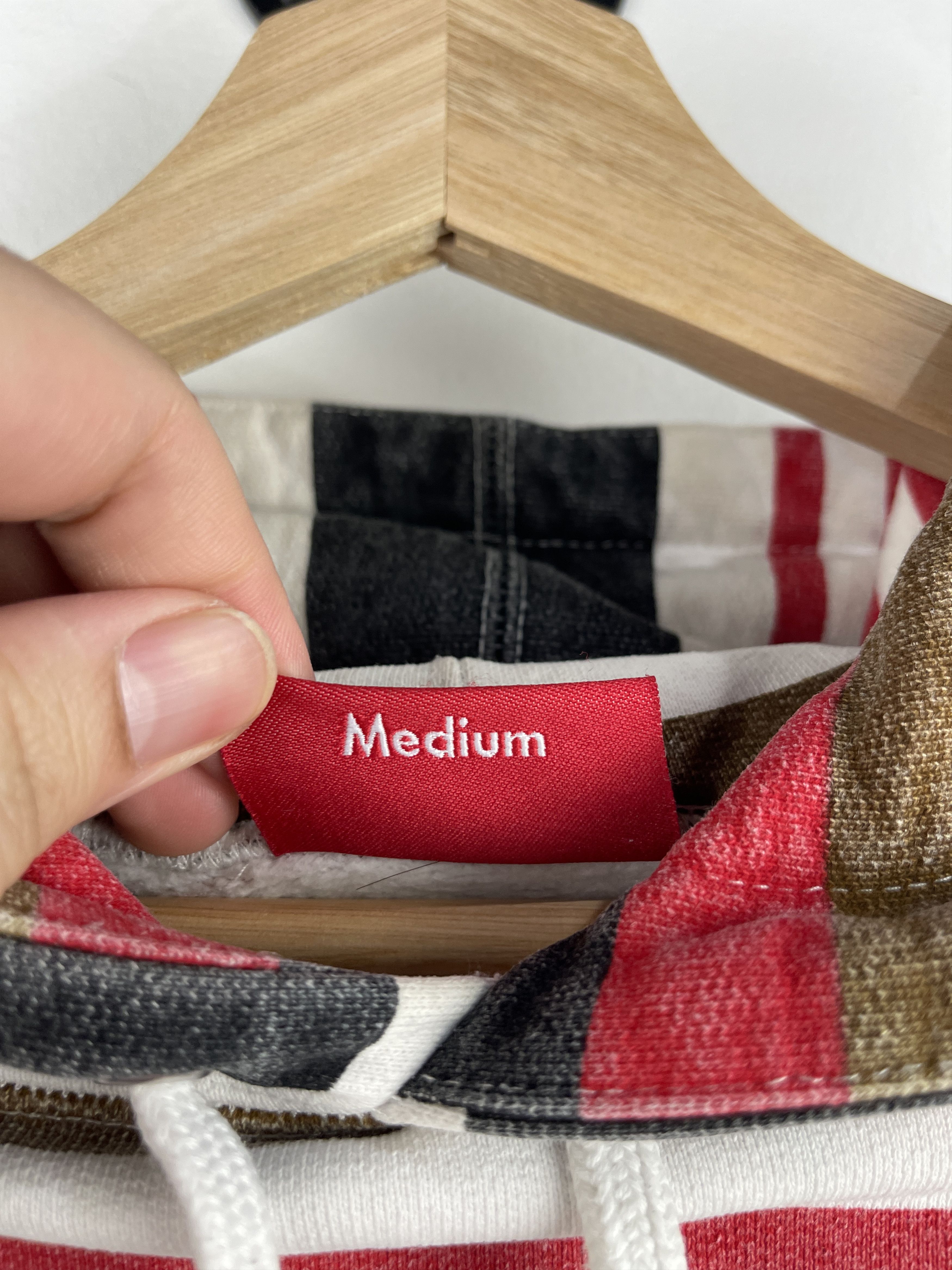 Supreme Supreme SS18 Striped Red Hoodie Size US M / EU 48-50 / 2 - 6 Thumbnail