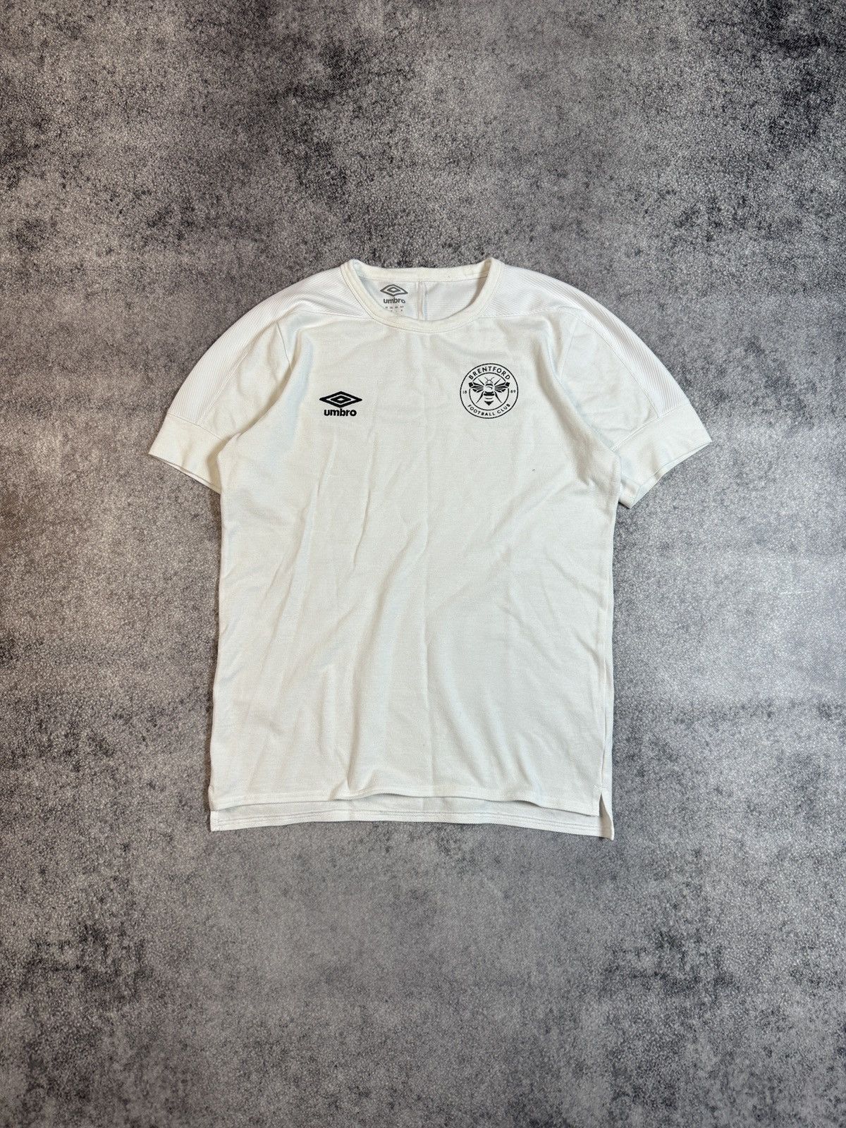 Umbro Umbro Brentford Soccer Jersey Streetwear Rare Tee Casual M Size US M / EU 48-50 / 2 - 1 Thumbnail