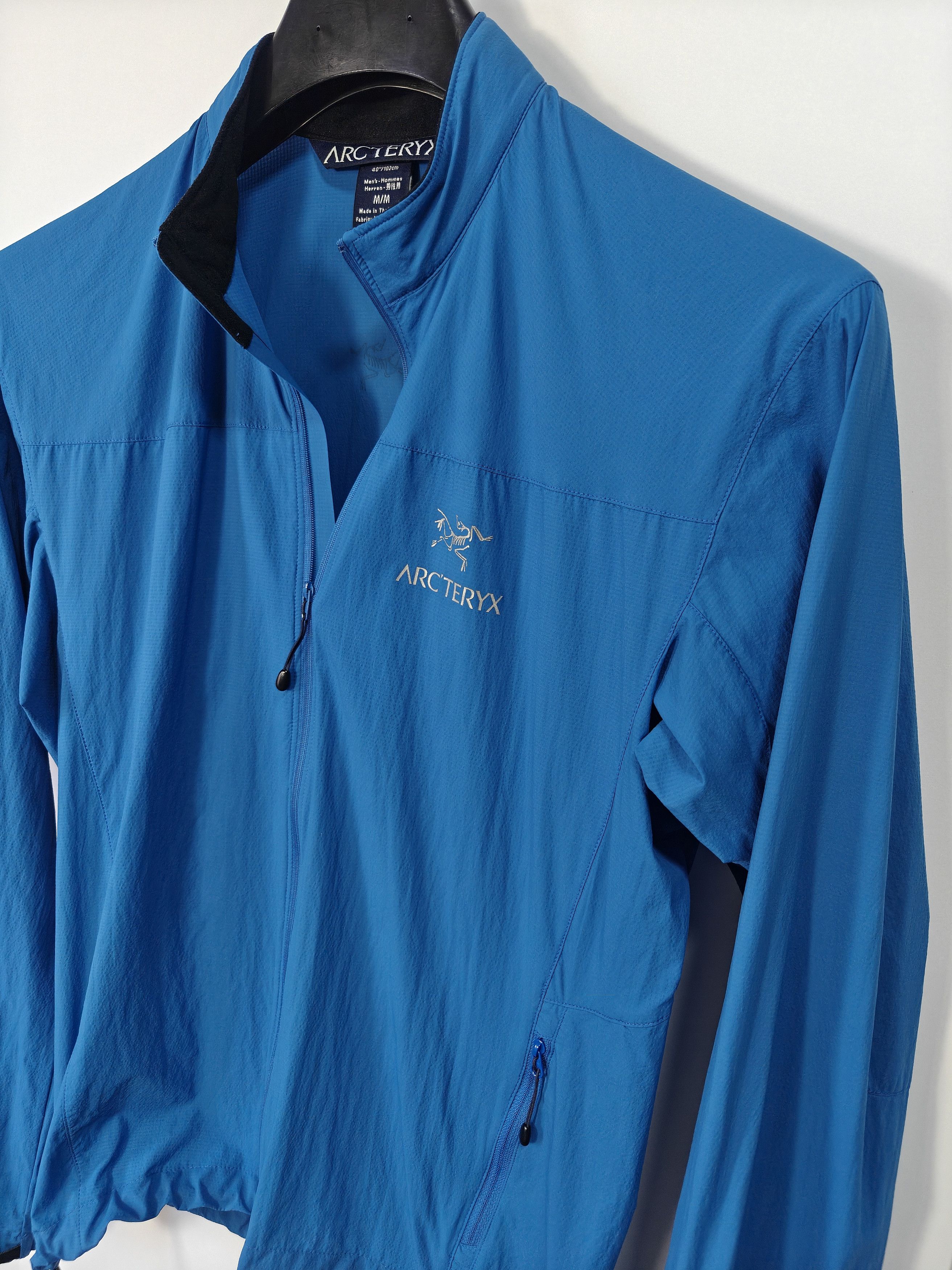 Vintage Arc'teryx Celeris packable lightweight windbreaker