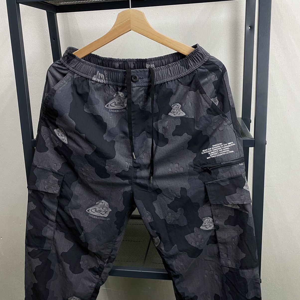 Jun Takahashi Undercover X GU Military UFO Camouflage Cargo Pants Size US 29 - 3 Thumbnail