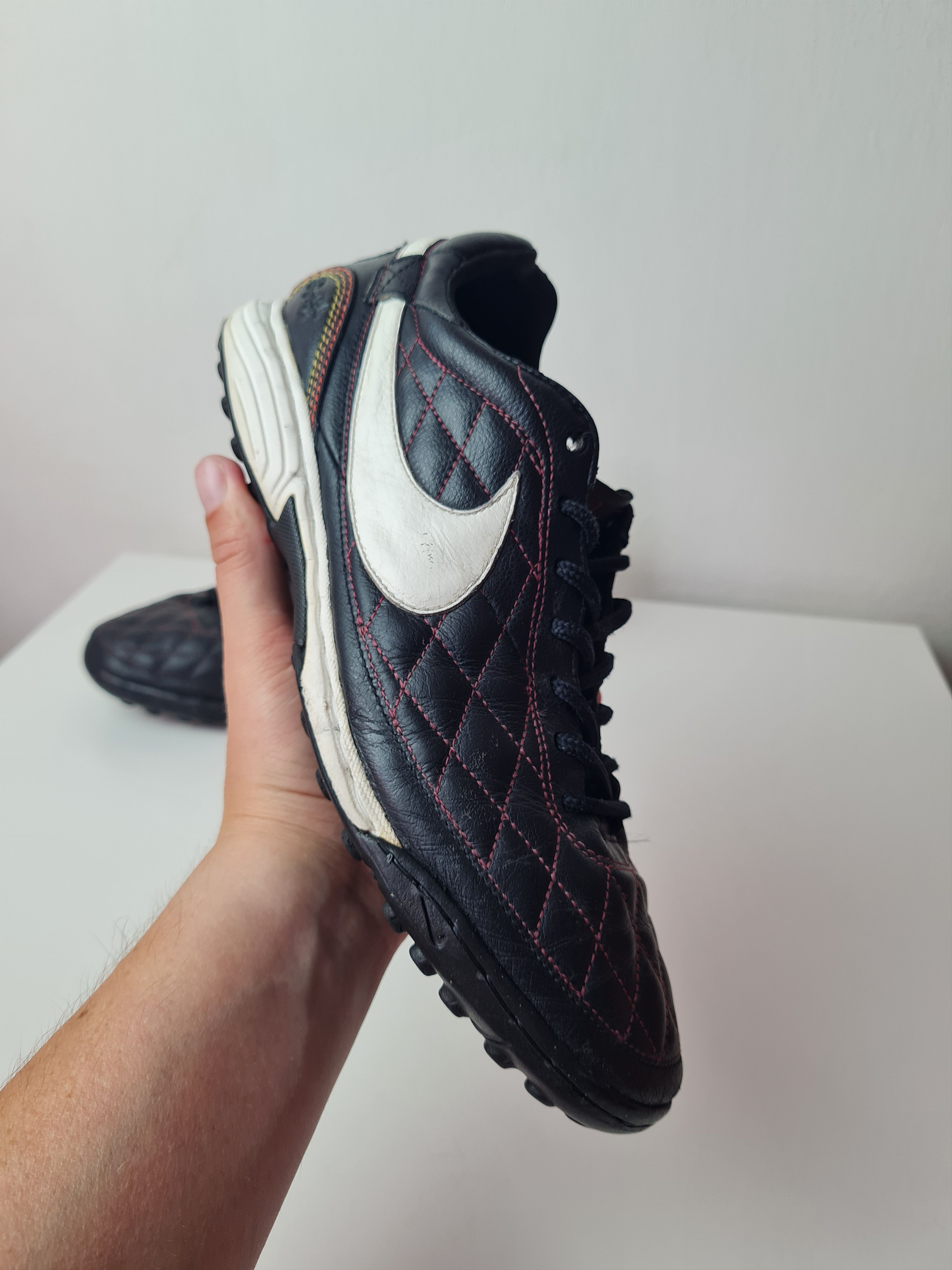 Nike Football Soccer Nike Tiempo R10 Ronaldinho Dois TF Indor Size US 8.5 / EU 41-42 - 2 Thumbnail