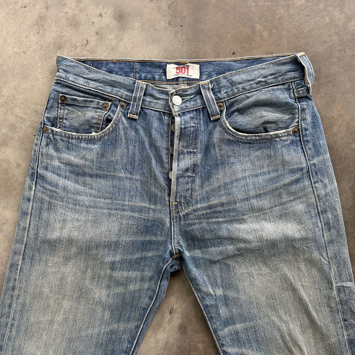 Japanese Brand Vintage Levi’s 501 Distressed Faded Denim Jean Pant Size US 30 / EU 46 - 3 Thumbnail