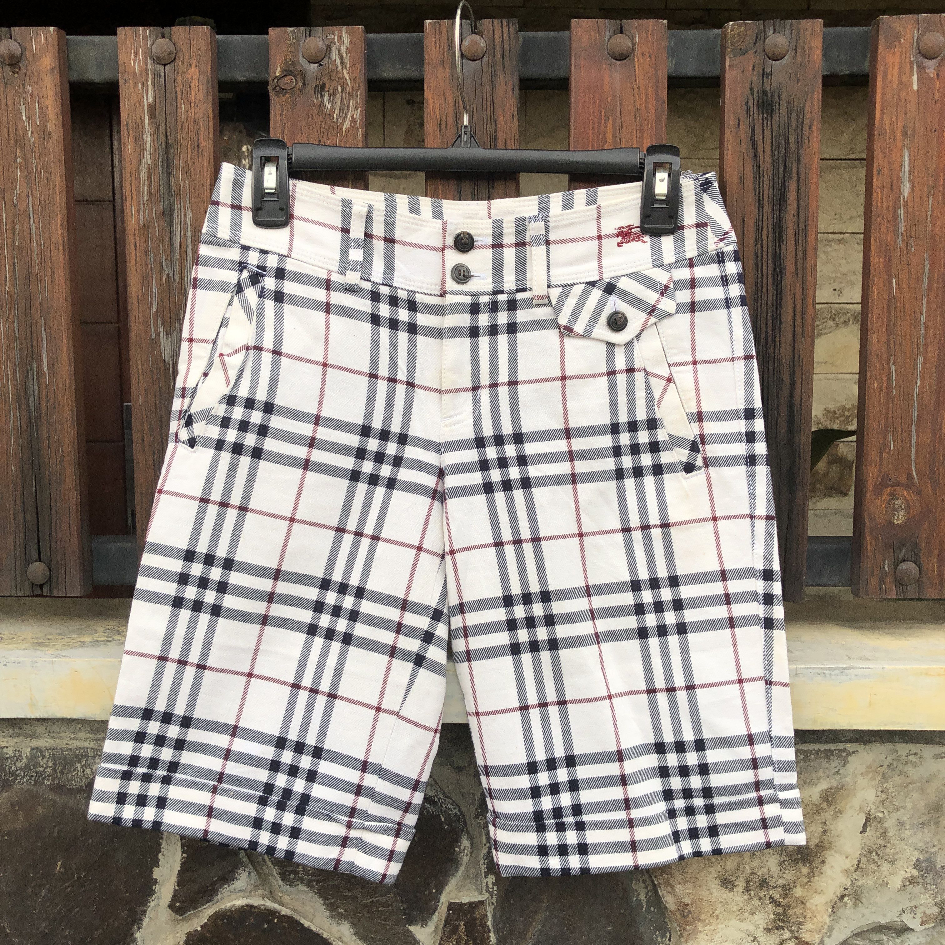 Burberry BURBERRY BLUE LABEL NOVA SHORT PANTS Size 27" / US 4 / IT 40 - 1 Thumbnail
