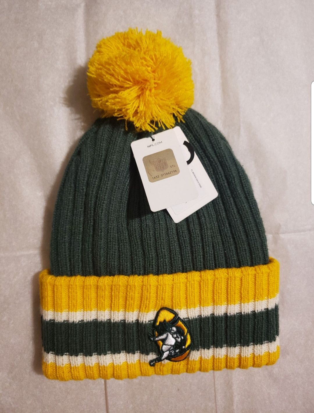 Other NFL Green Bay Packers Vintage Logo Cuffed Pom Knit Hat Size ONE SIZE - 6 Thumbnail