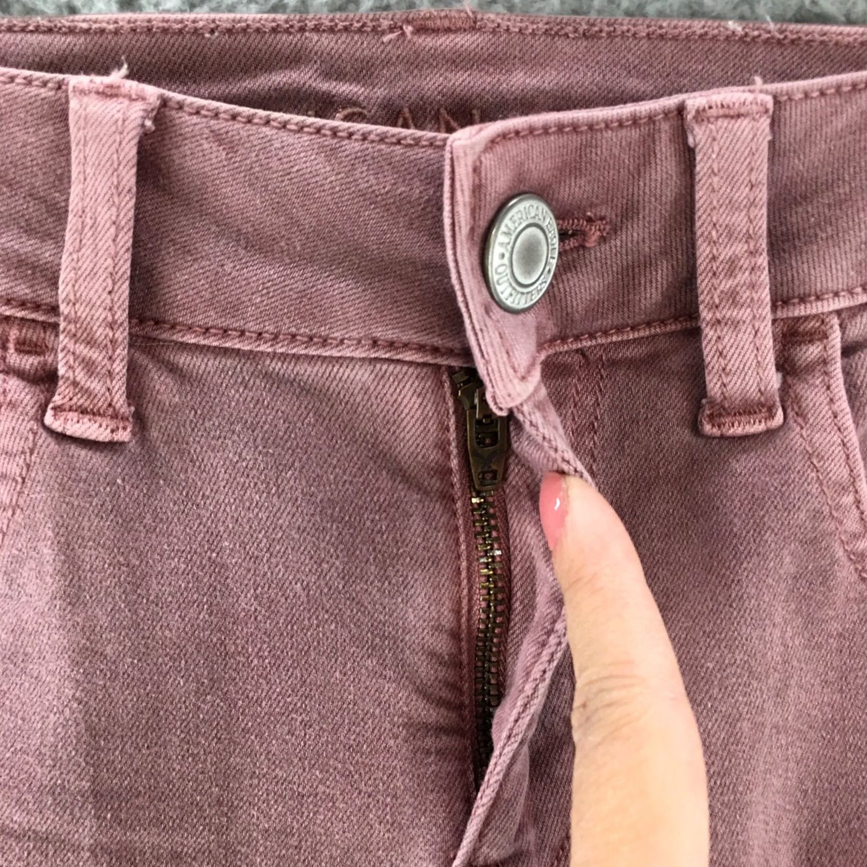 American Eagle Outfitters American Eagle Outfitters Skinny Jeans Womens 2 Purple Low Rise Zip Fly Button Jeans Mens? Size 26" / US 2 / IT 38 - 4 Thumbnail