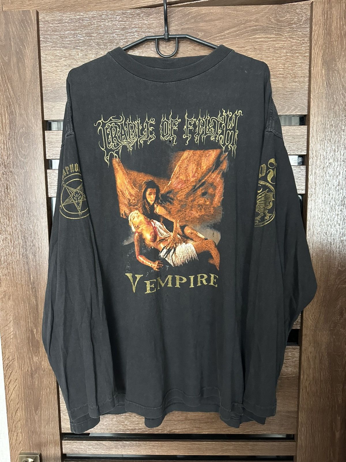 Band Tees 1996 Cradle Of Filth Vempire Vintage Long Sleeve T-Shirt Size US XL / EU 56 / 4 - 3 Thumbnail