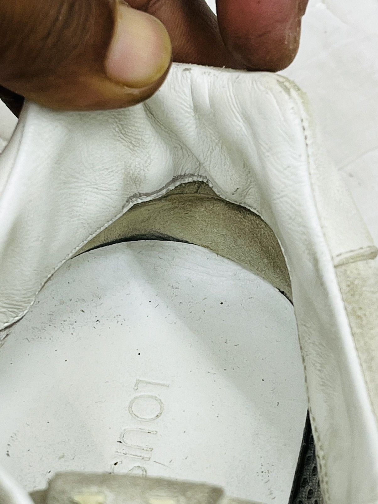Louis Vuitton LOUIS VUITTON RUNAWAY LEATHER TRAINERS Size US 6 / IT 36 - 13 Thumbnail