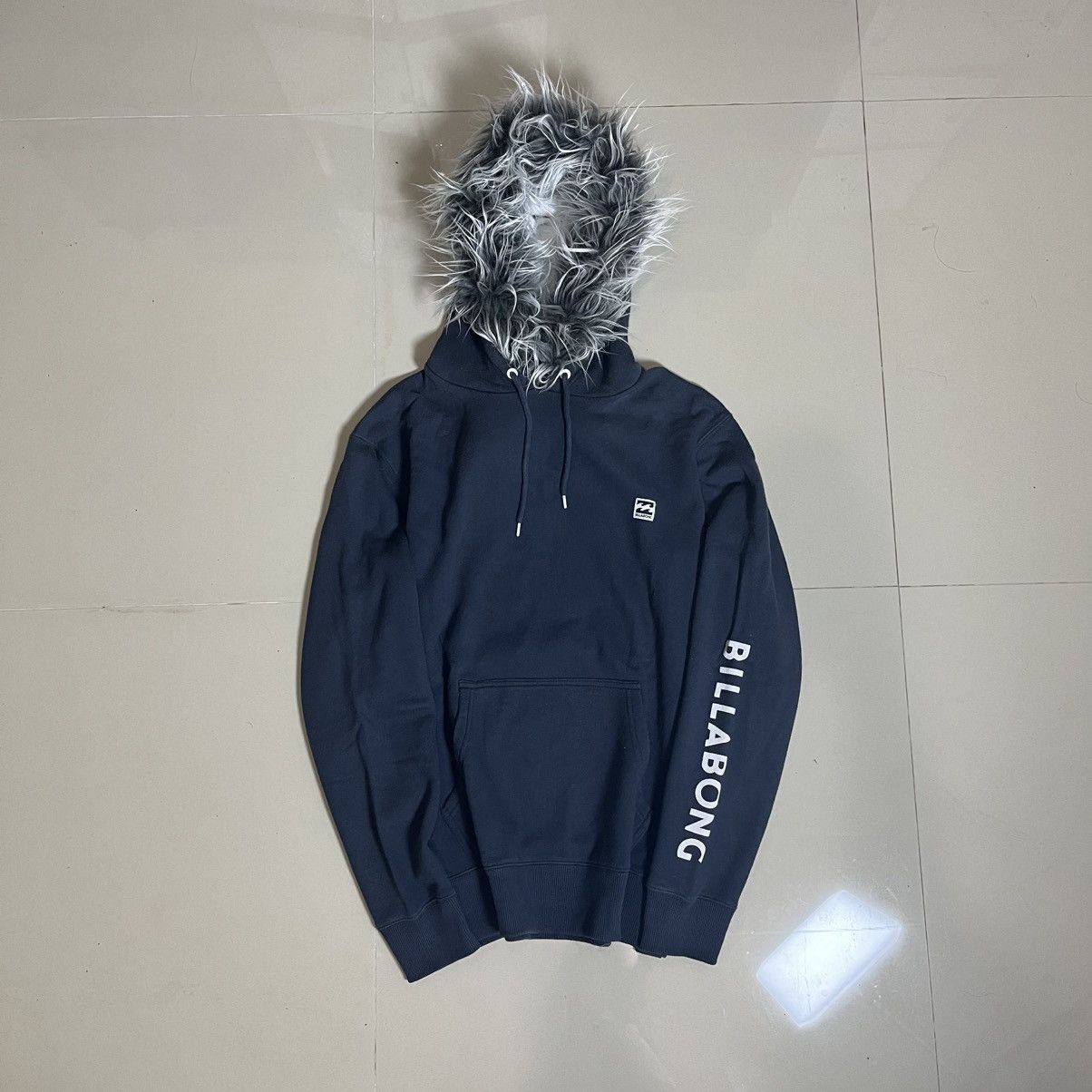 If Six Was Nine Y2K Billabong Faux Fur Hoodie – Surf Archive L Size US L / EU 52-54 / 3 - 1 Thumbnail