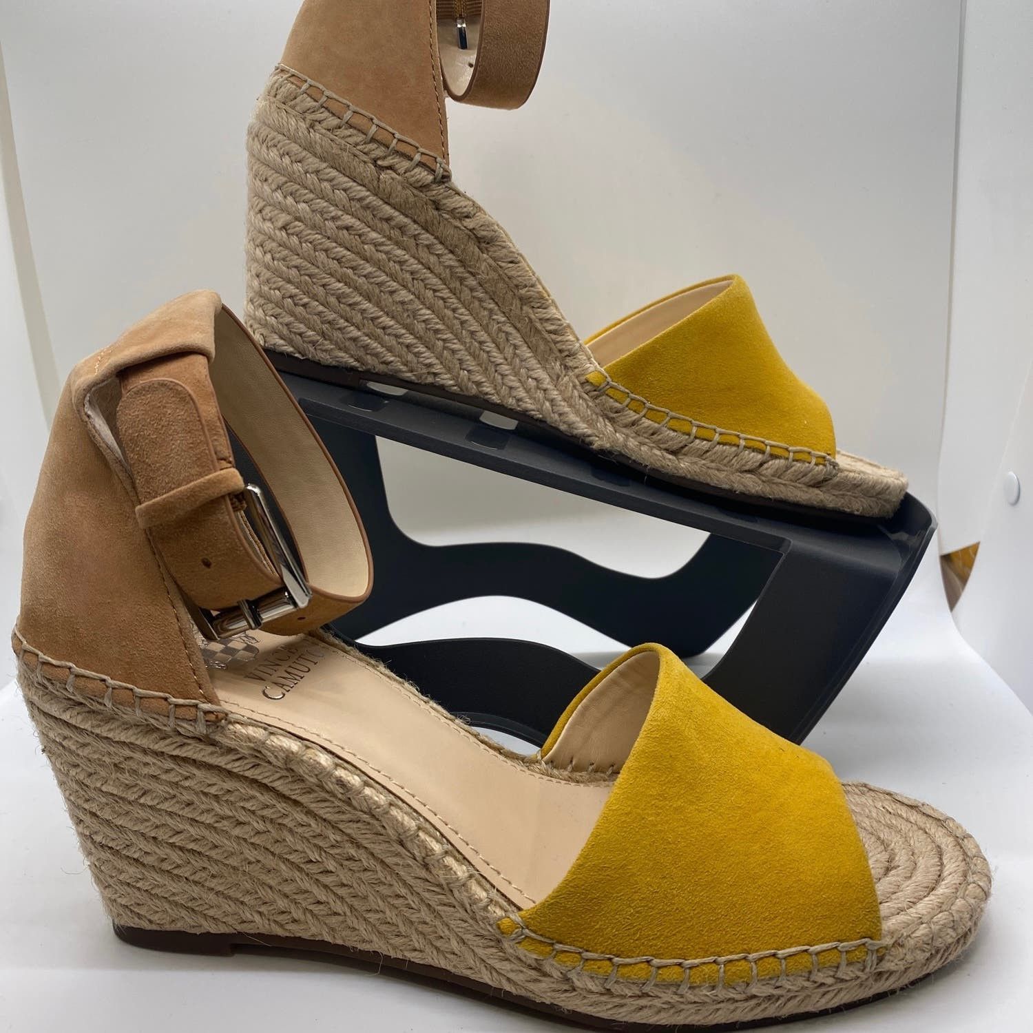Vince Camuto NWOT Yellow Leera wedge sandal womens sz