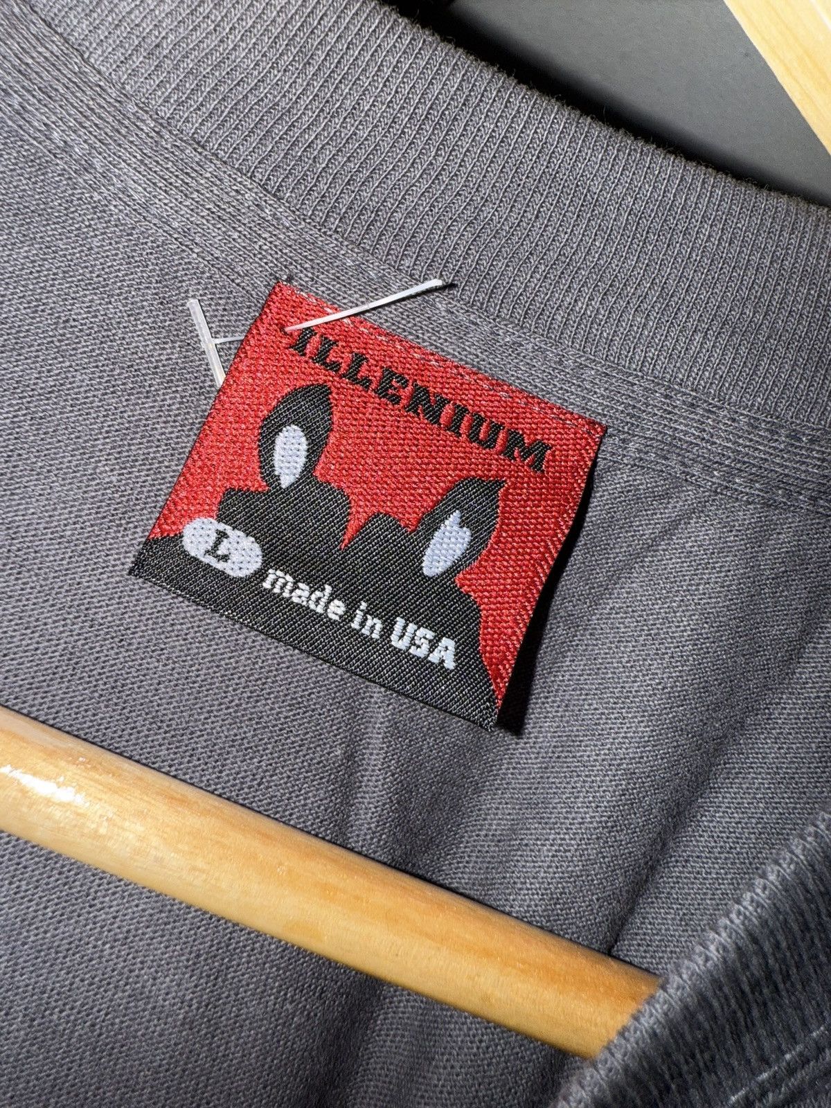Vintage Rare Vintage Skate Shirt Illenium 90’s Size US L / EU 52-54 / 3 - 3 Thumbnail