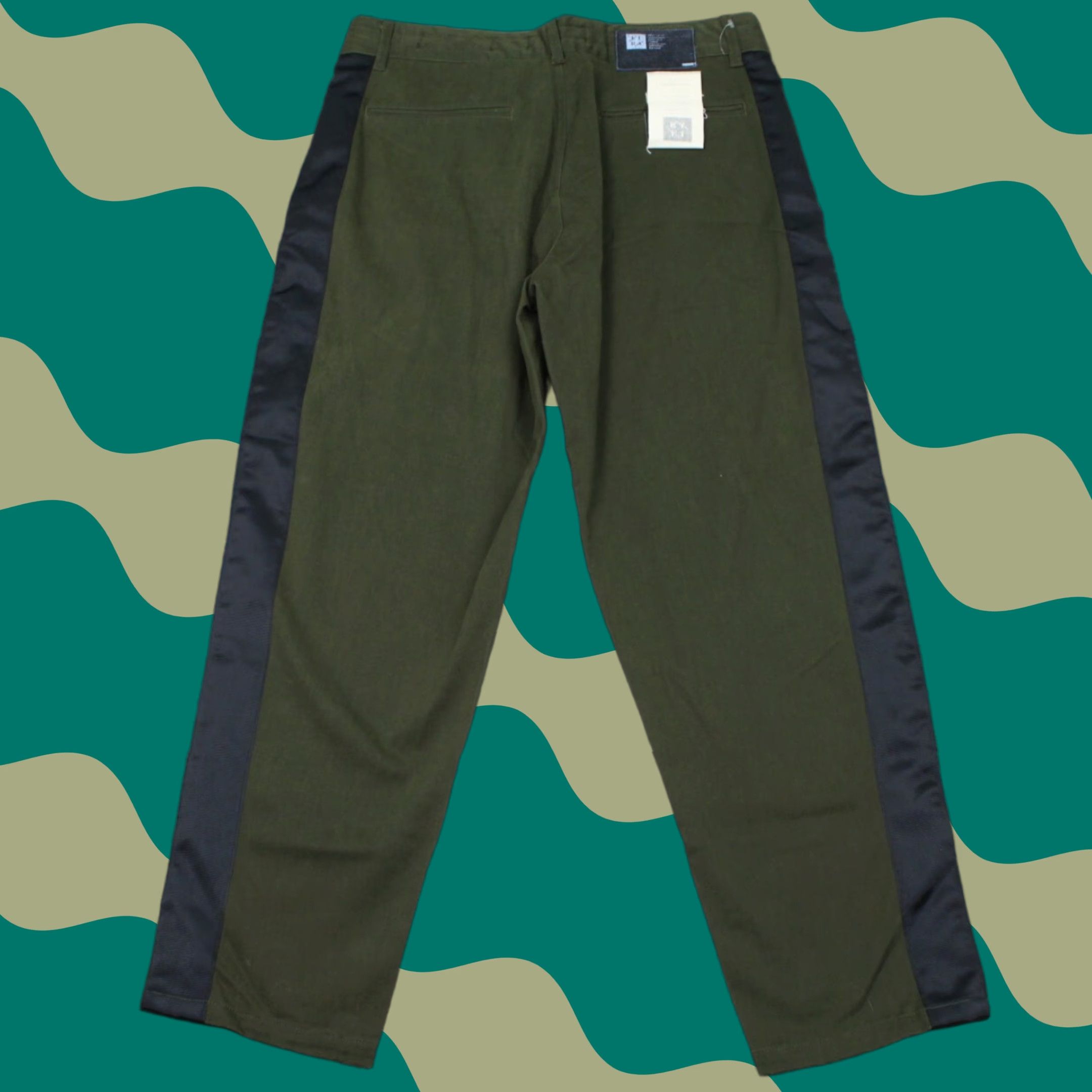 Vintage LIRA Womens 28 Pants Capri Stretch Knit Black Green NWT Relaxed Inseam 25" 90s Theme Size 28" / US 6 / IT 42 - 1 Thumbnail