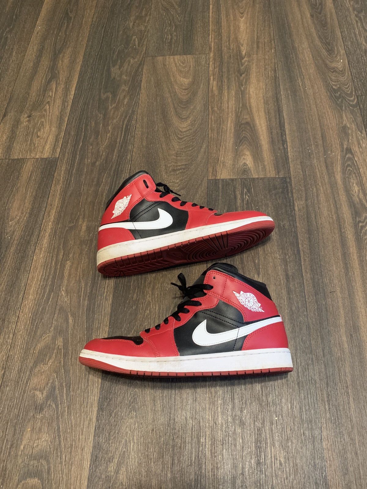 Jordan Brand Air Jordan 1 Retro Mid Chicago Gym Red Sz 12 Size US 12 / EU 45 - 2 Thumbnail