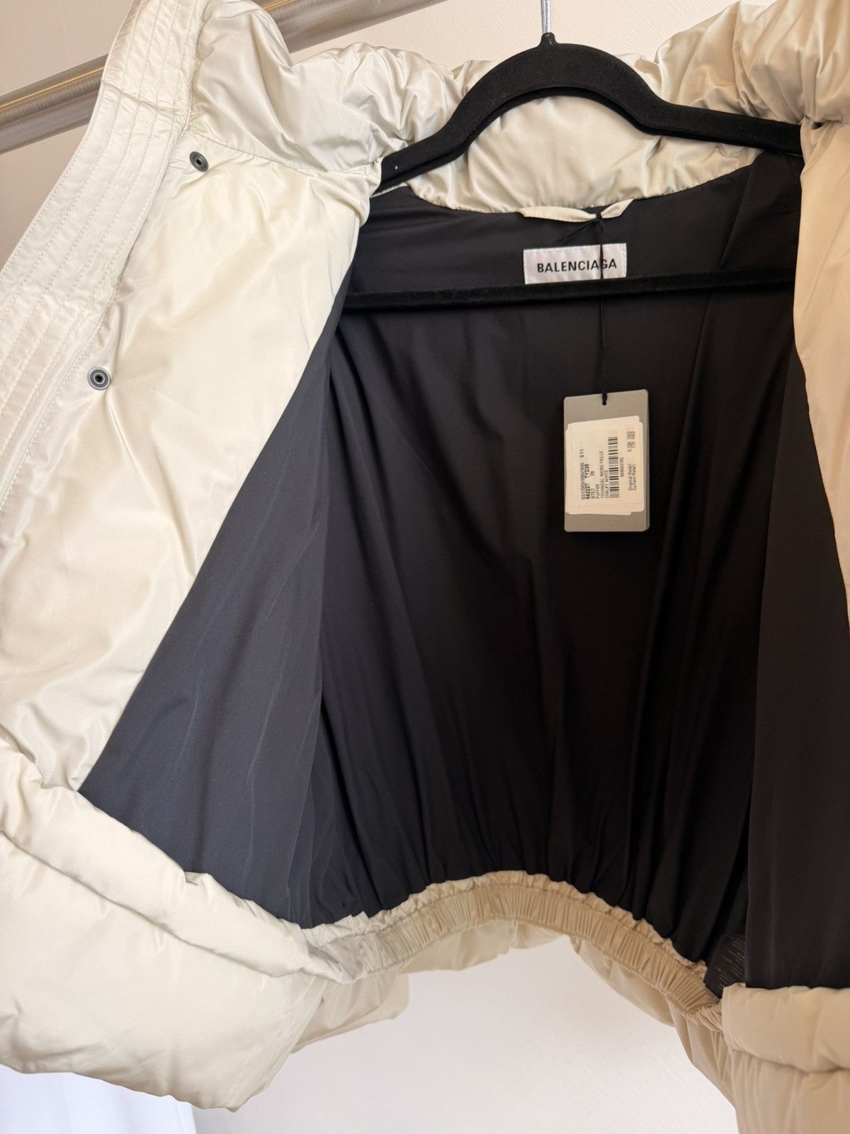 Balenciaga NWT Balenciaga Beige Down BB Logo Cropped Puffer Jacket FR38 Size S / US 4 / IT 40 - 12 Thumbnail