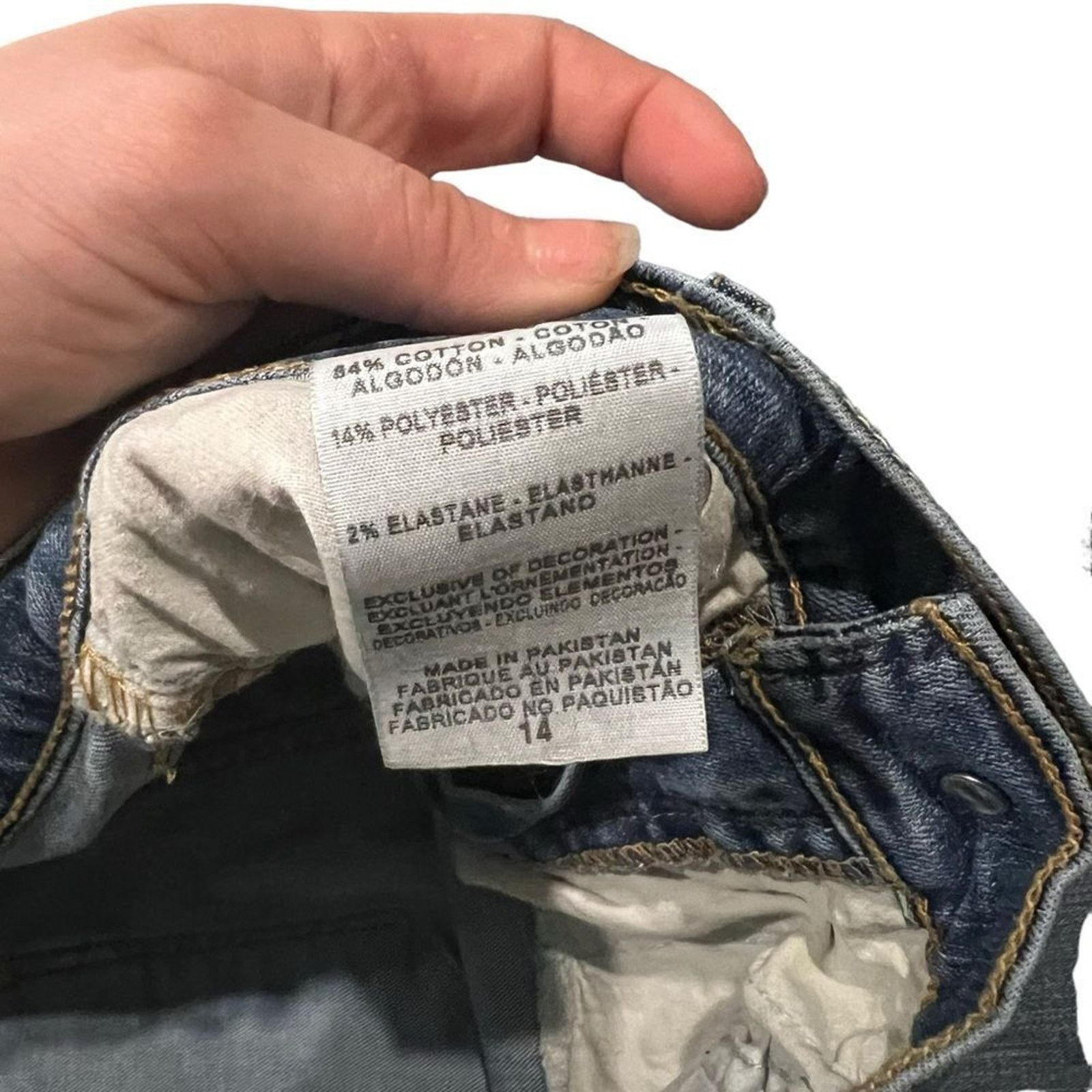 Levi's Levi’s Perfectly Shaping 512 Cropped Jeans Womens Size 14 Size 36" / US 14 / IT 50 - 4 Thumbnail