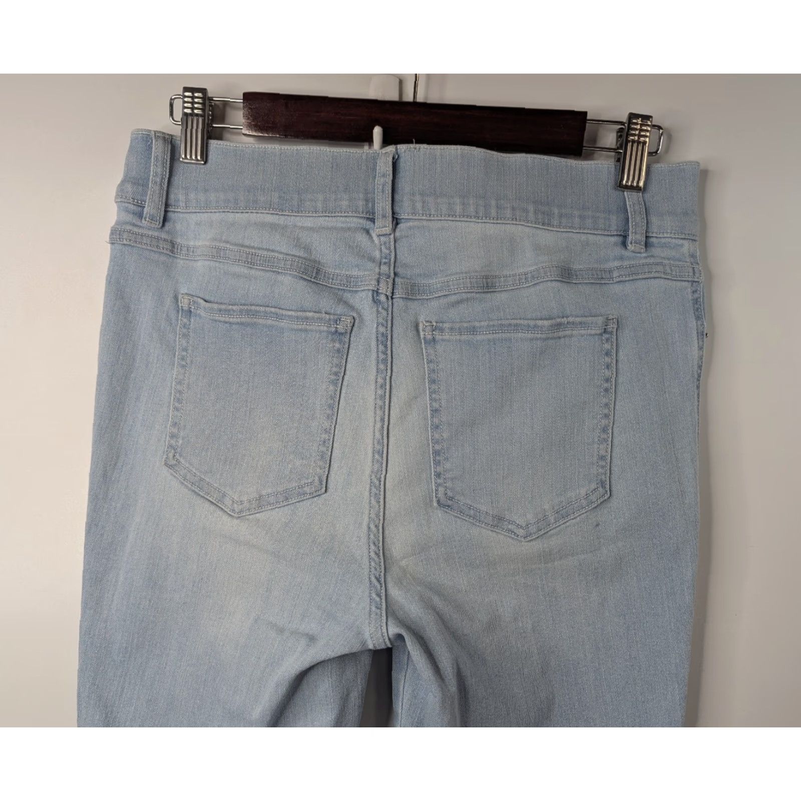 Spanx SPANX Jeans Flare Leg Light Wash Blue Denim Pull-On 20348R Size M Womens Stretch Comfort Regular Size 32" / US 10 / IT 46 - 6 Thumbnail