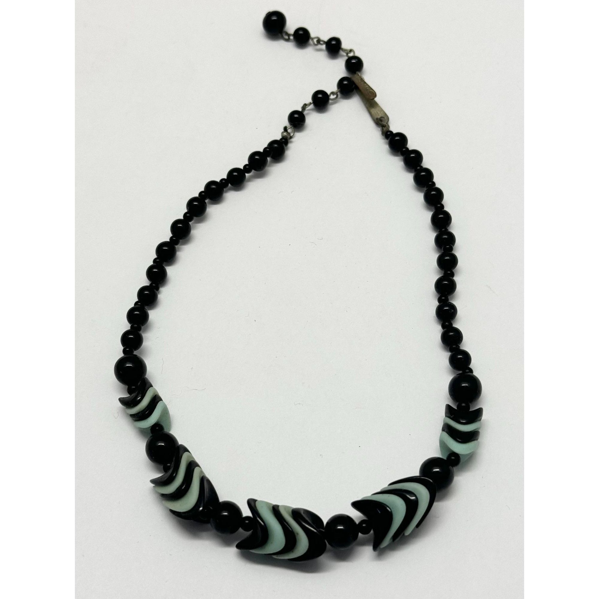 Vintage Vintage Japan glass beaded wave necklace Size ONE SIZE - 1 Thumbnail
