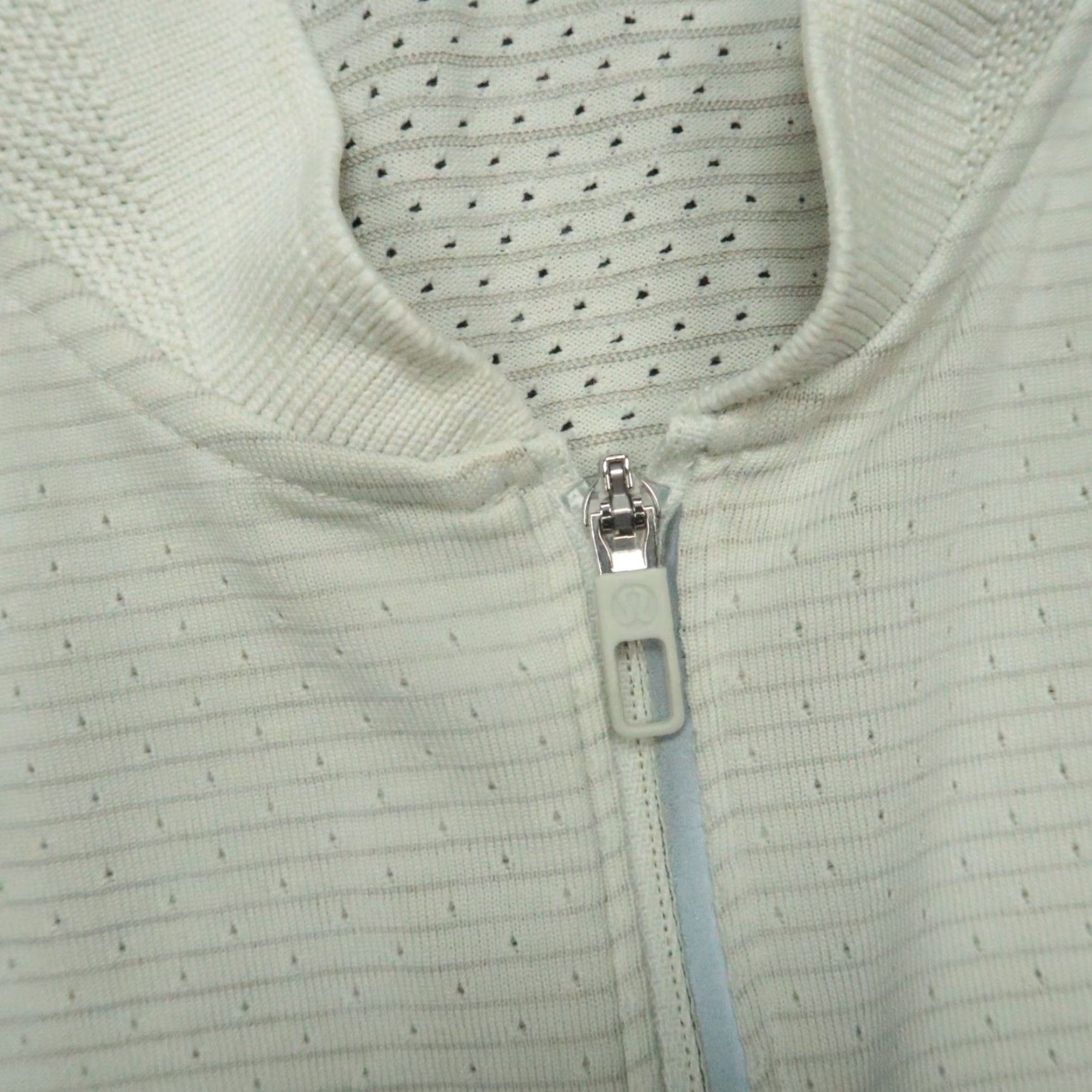 Lululemon Lululemon Metal Vent Pullover Mens Large Green Short Sleeve 1/4 Zip Breathable Lightweight Gym Running Size US L / EU 52-54 / 3 - 3 Thumbnail