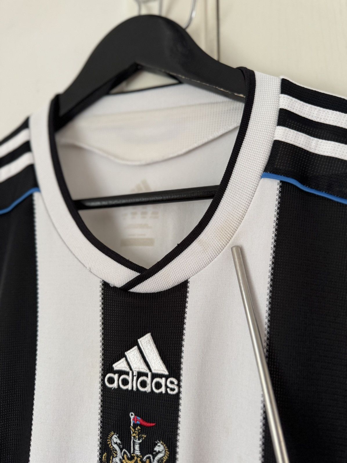 Chelsea Soccer Adidas New Castle 2009 Soccer Home Jersey Used Size US XL / EU 56 / 4 - 5 Thumbnail