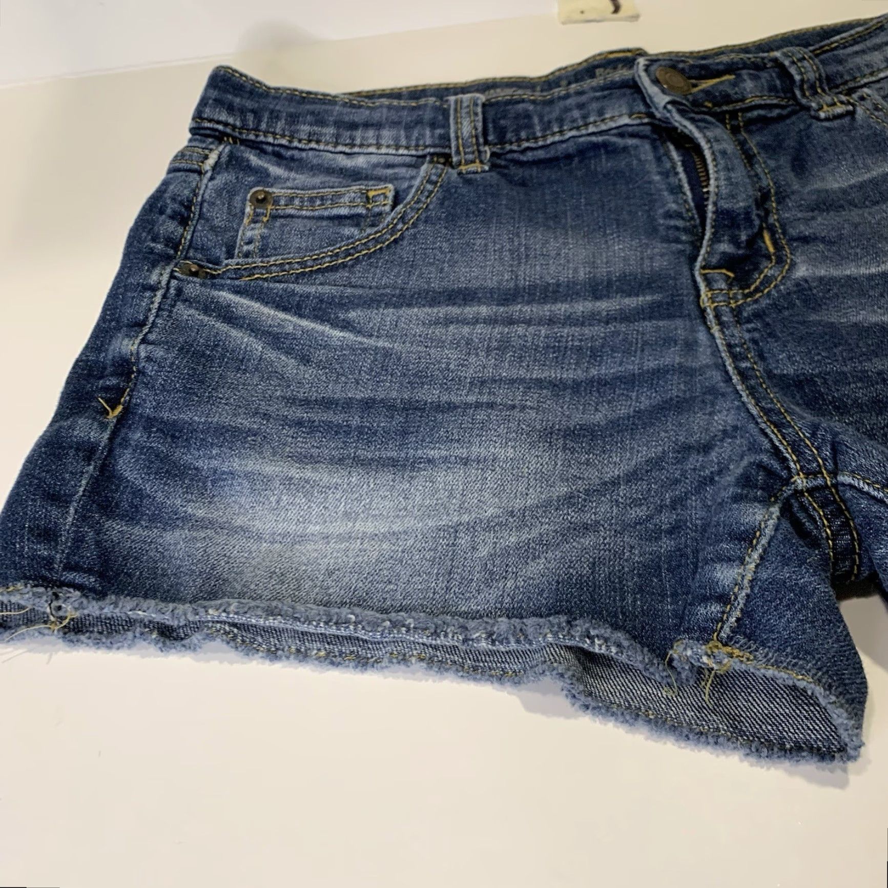 Mossimo VINTAGE Mossimo Women's Boyfriend Denim Shorts Size 4/27 Mid Rise Blue 3-Inch Inseam Casual Summer Size 27" / US 4 / IT 40 - 6 Thumbnail