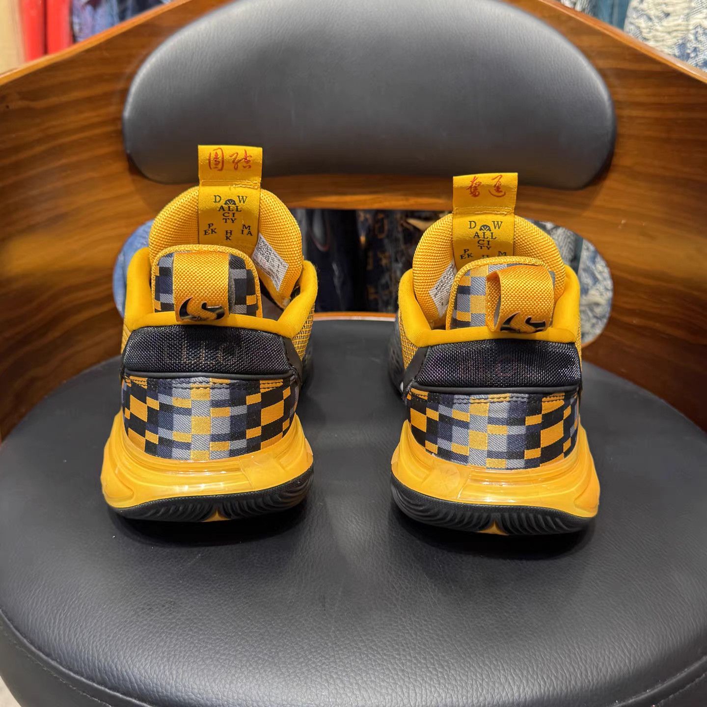Li-Ning Li-Ning Yellow Blood Special Edition Basketball Shoes K15 Size US 8 / EU 41 - 3 Thumbnail