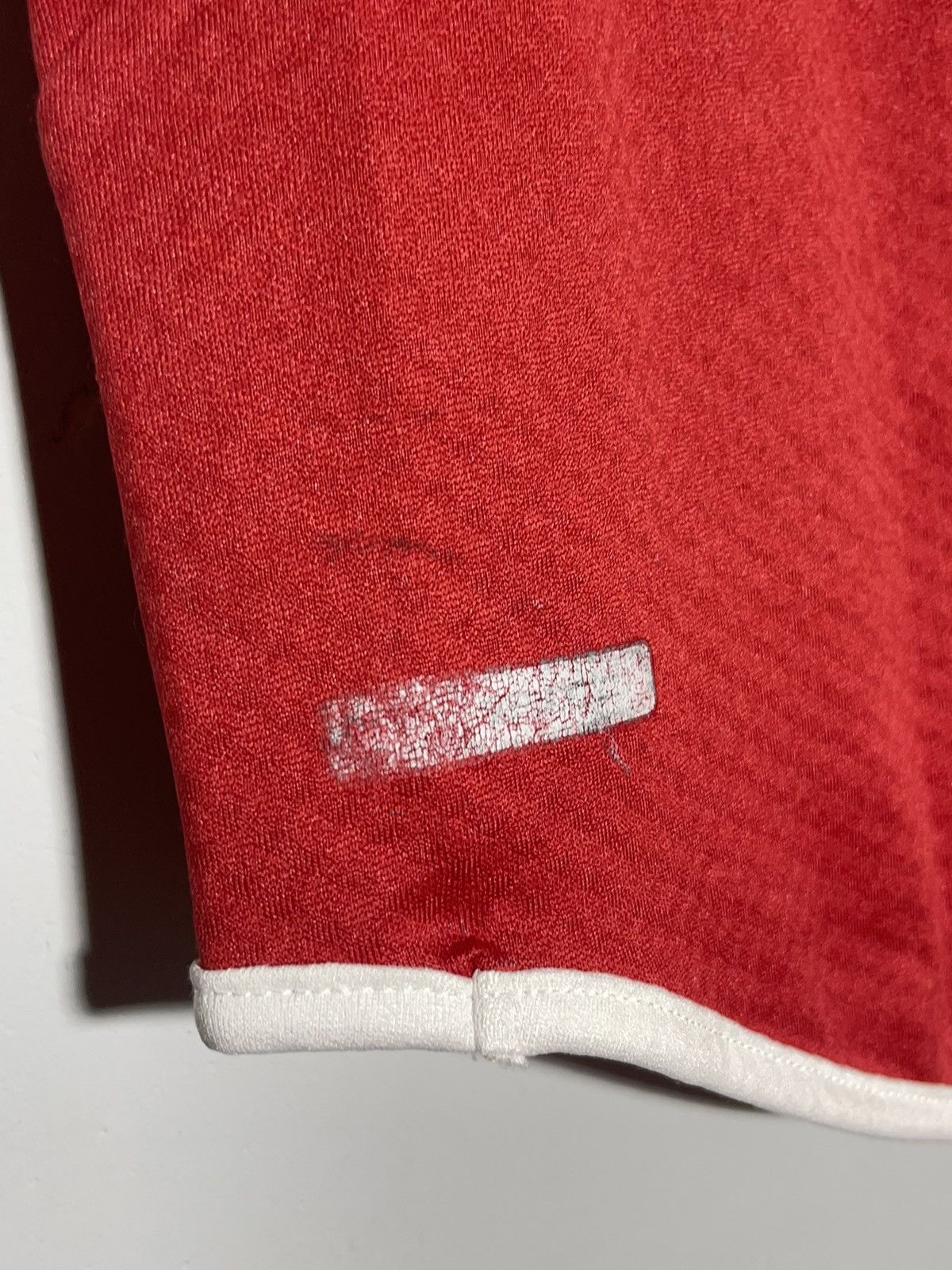 Puma #19 Behrami Switzerland Puma 2010 Home Football Shirt Size US S / EU 44-46 / 1 - 13 Thumbnail