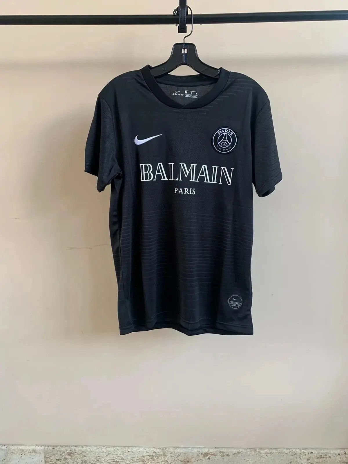 Nike o1rshd1 Q:3 / Tee, SS in Black Size US L / EU 52-54 / 3 - 1 Thumbnail