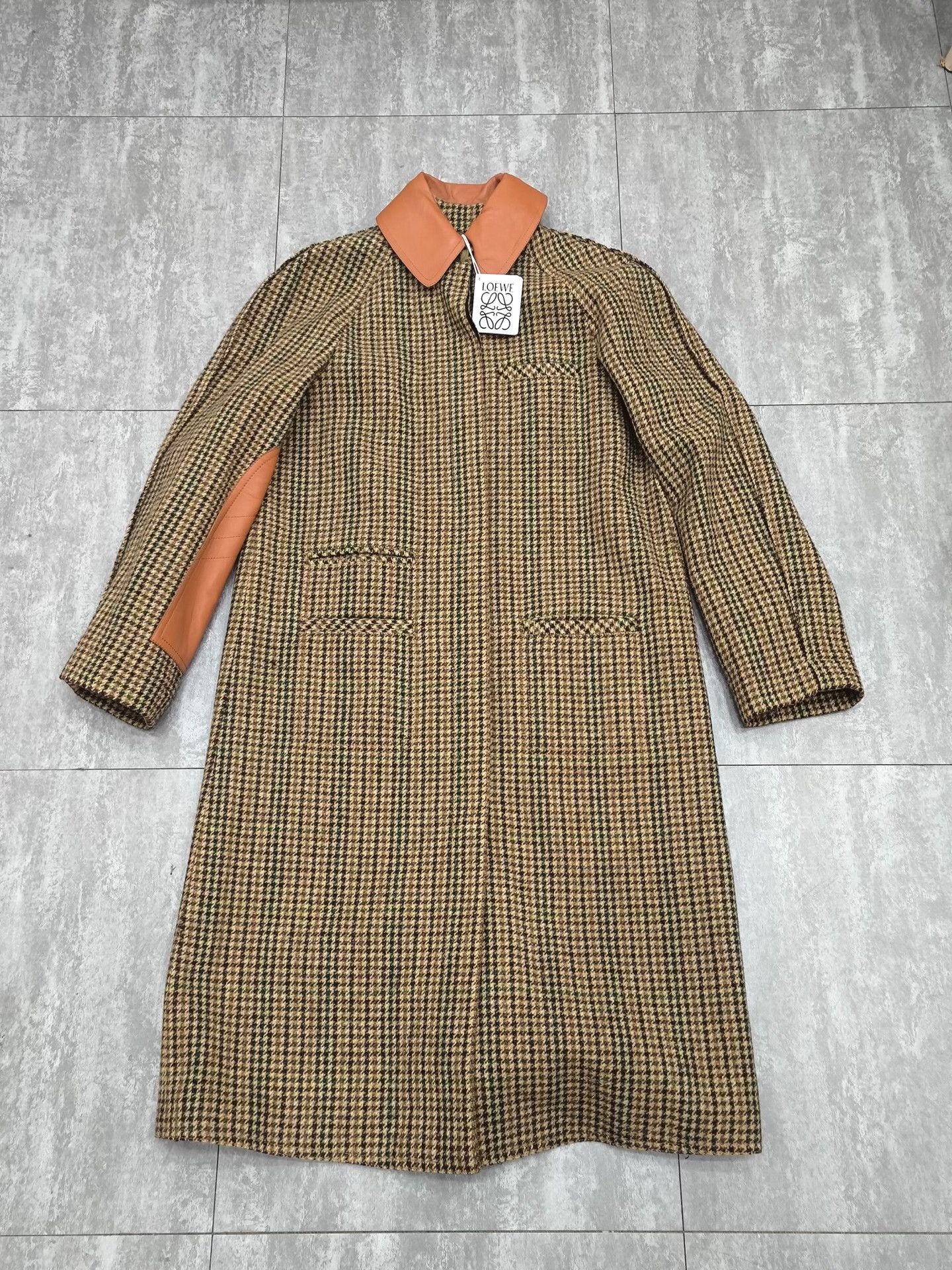 Loewe Loewe Wool Long Brown Coat XS Women Size XS / US 0-2 / IT 36-38 - 1 Thumbnail