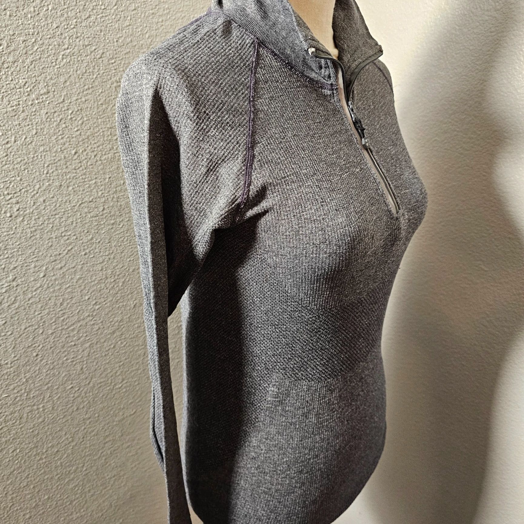 Vintage WOMEN'S Actra Athletic 1/4 Zip Sweater Gray Rayon Nylon Long Sleeve Activewear Regular Size ONE SIZE - 6 Thumbnail
