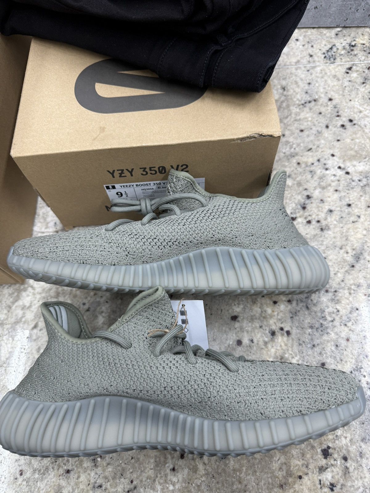 Yeezy Adidas Yeezy Boost 350 V2 Granite Size US 9.5 / EU 42-43 - 2 Thumbnail
