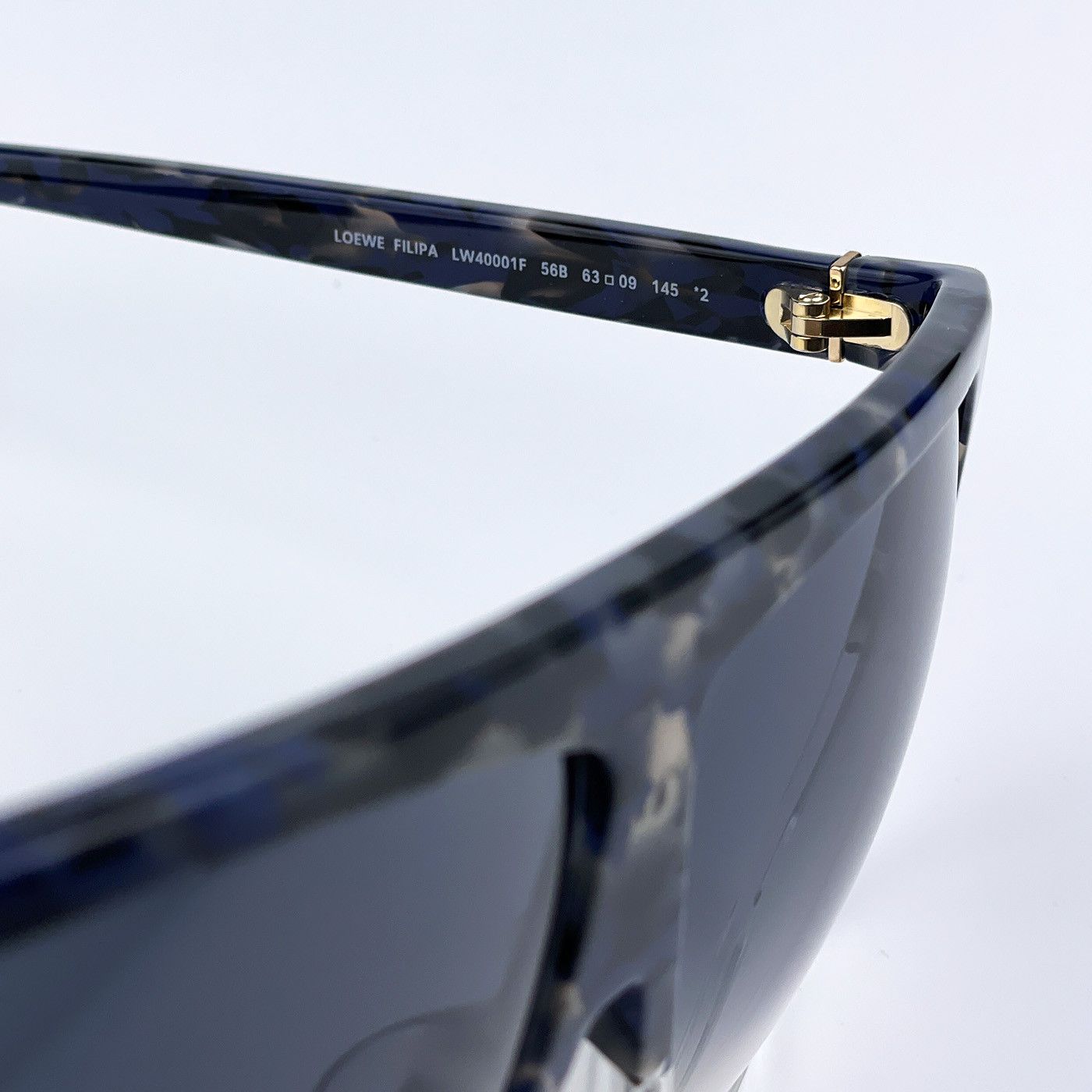 Loewe NEW Loewe LW40001F FILIPA 56B Shield Women Sunglasses Size ONE SIZE - 9 Thumbnail