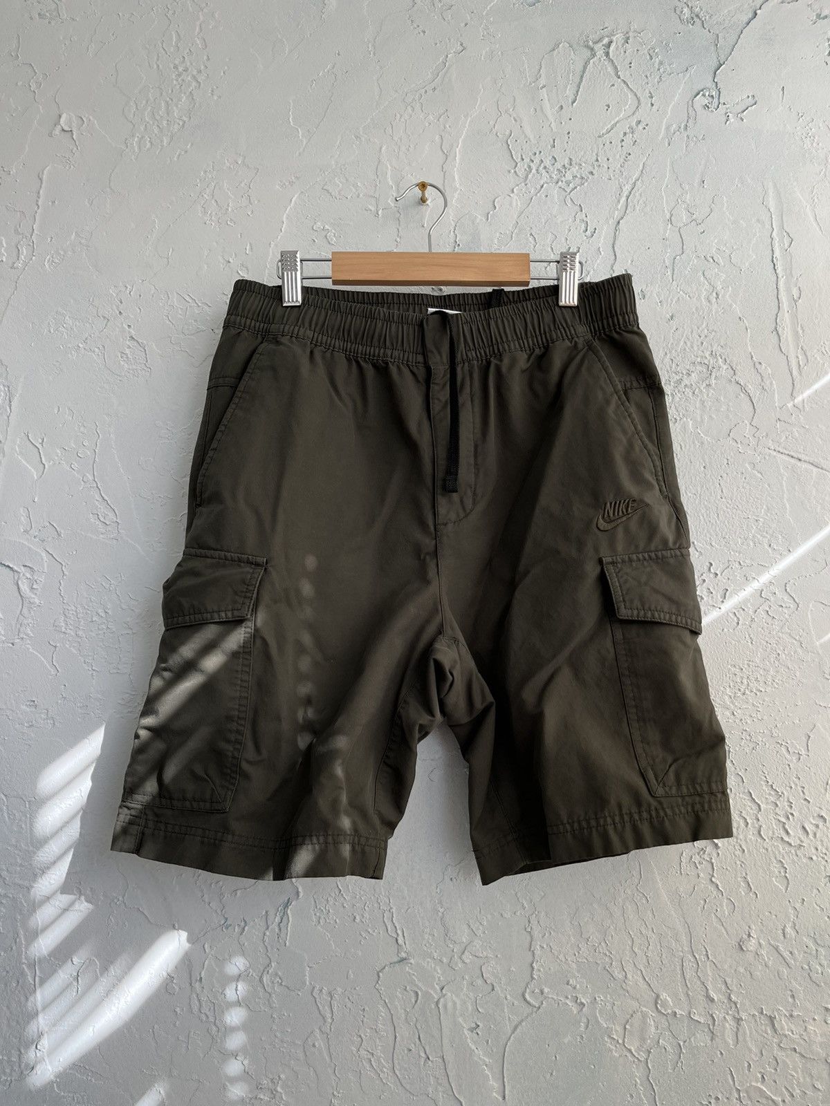 Nike Nylon Utility Cargo Shorts Size US 31 - 1 Thumbnail