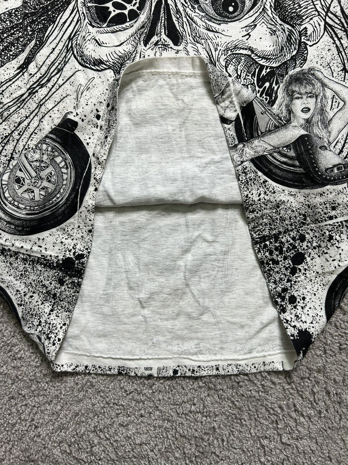 Vintage Vintage 90s Ride Me Ride Free Skull Motorcycle AOP Tee Size US L / EU 52-54 / 3 - 4 Thumbnail
