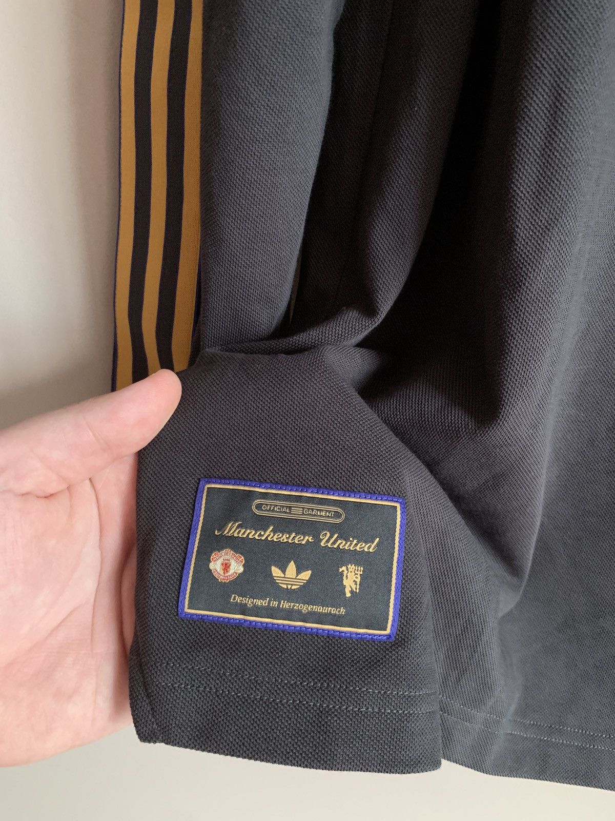 Adidas Manchester United Soccer Jersey Retro Adidas Originals Sz M Size US M / EU 48-50 / 2 - 6 Thumbnail