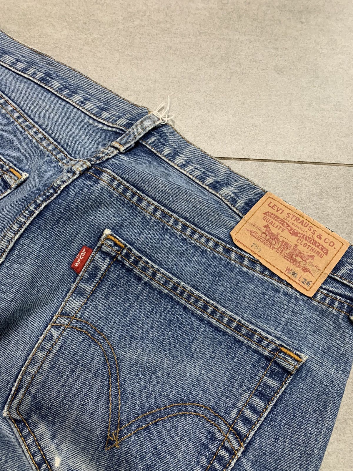 Levi's Vintage Clothing Y2k 00s Vintage Blue faded wide Leg Levi 751 Denim jeans Size US 36 / EU 52 - 6 Thumbnail
